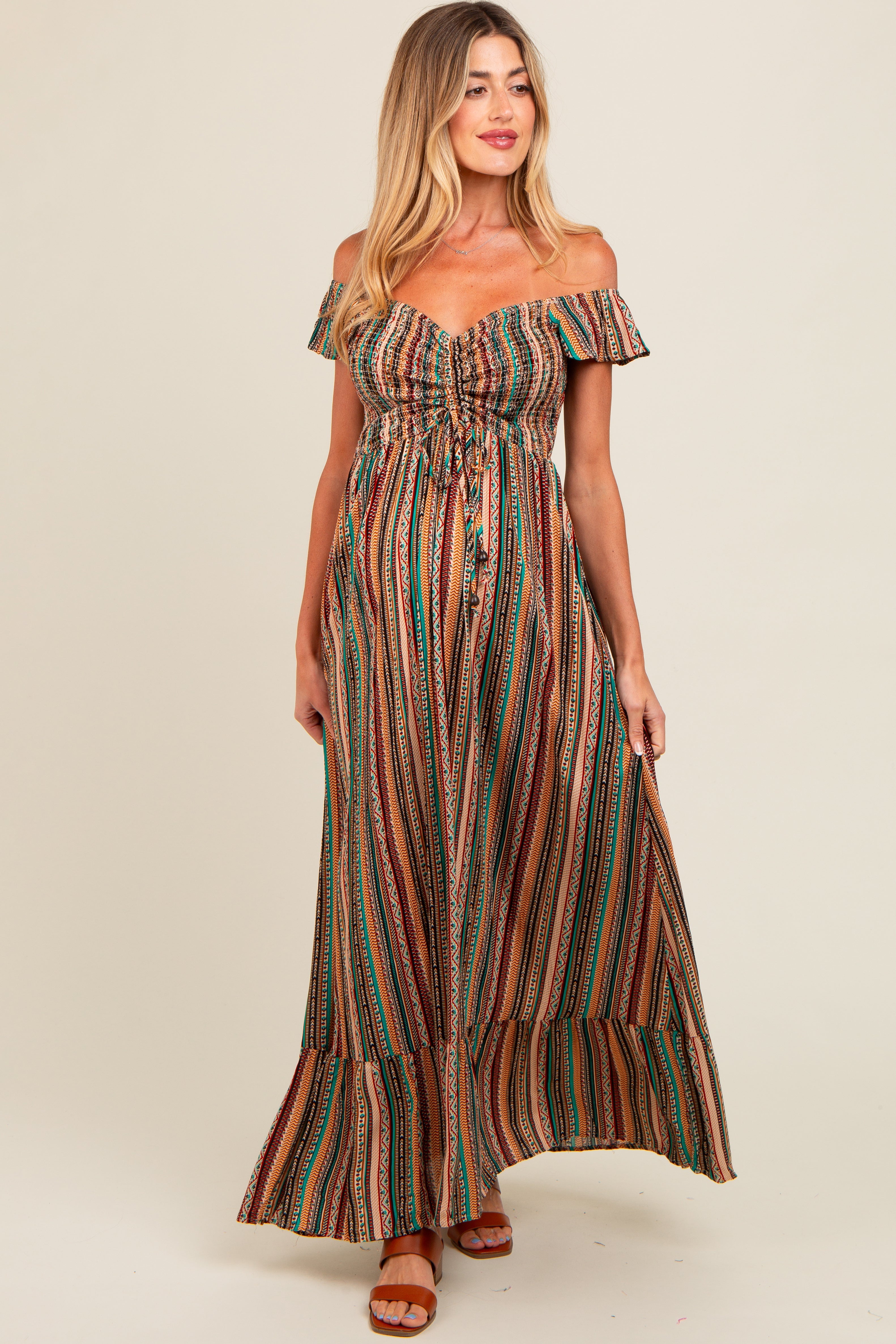 Umstandsmaxikleid mit schulterfreiem Ausschnitt und gerafftem Bund