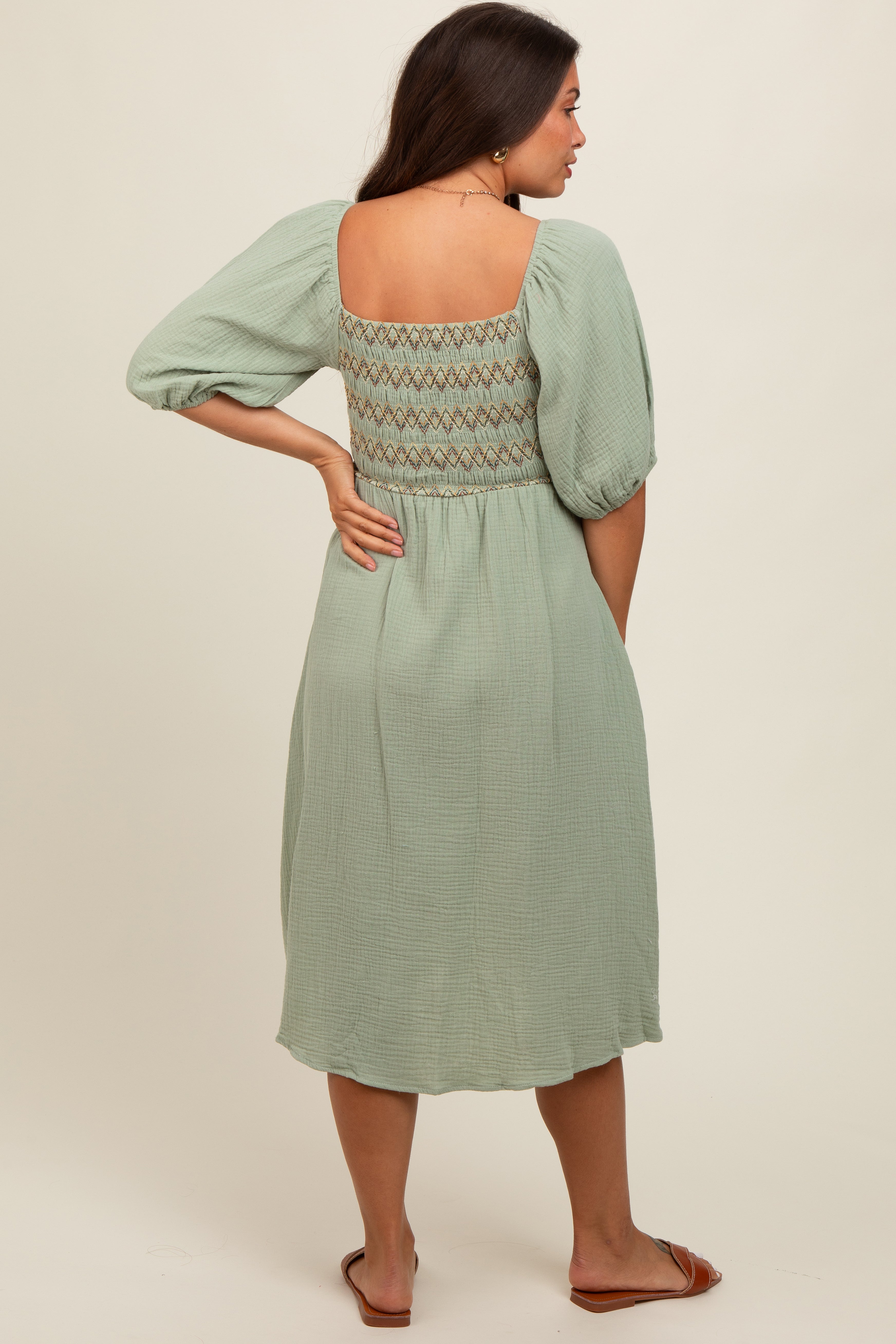 Besticktes Umstands-Midikleid in Helloliv