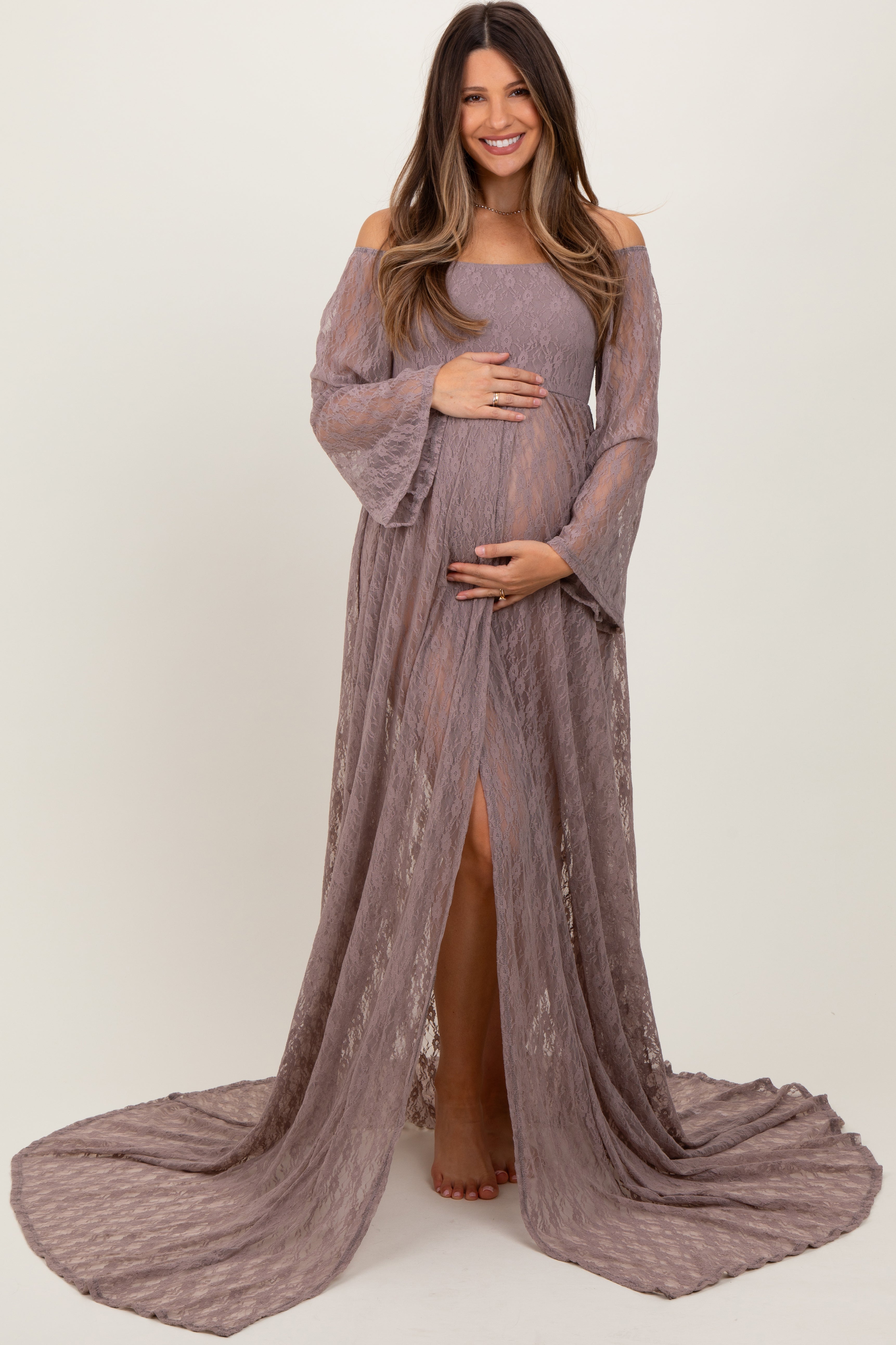 Mokkafarbenes schulterfreies Umstandskleid aus Spitze für Fotoshootings