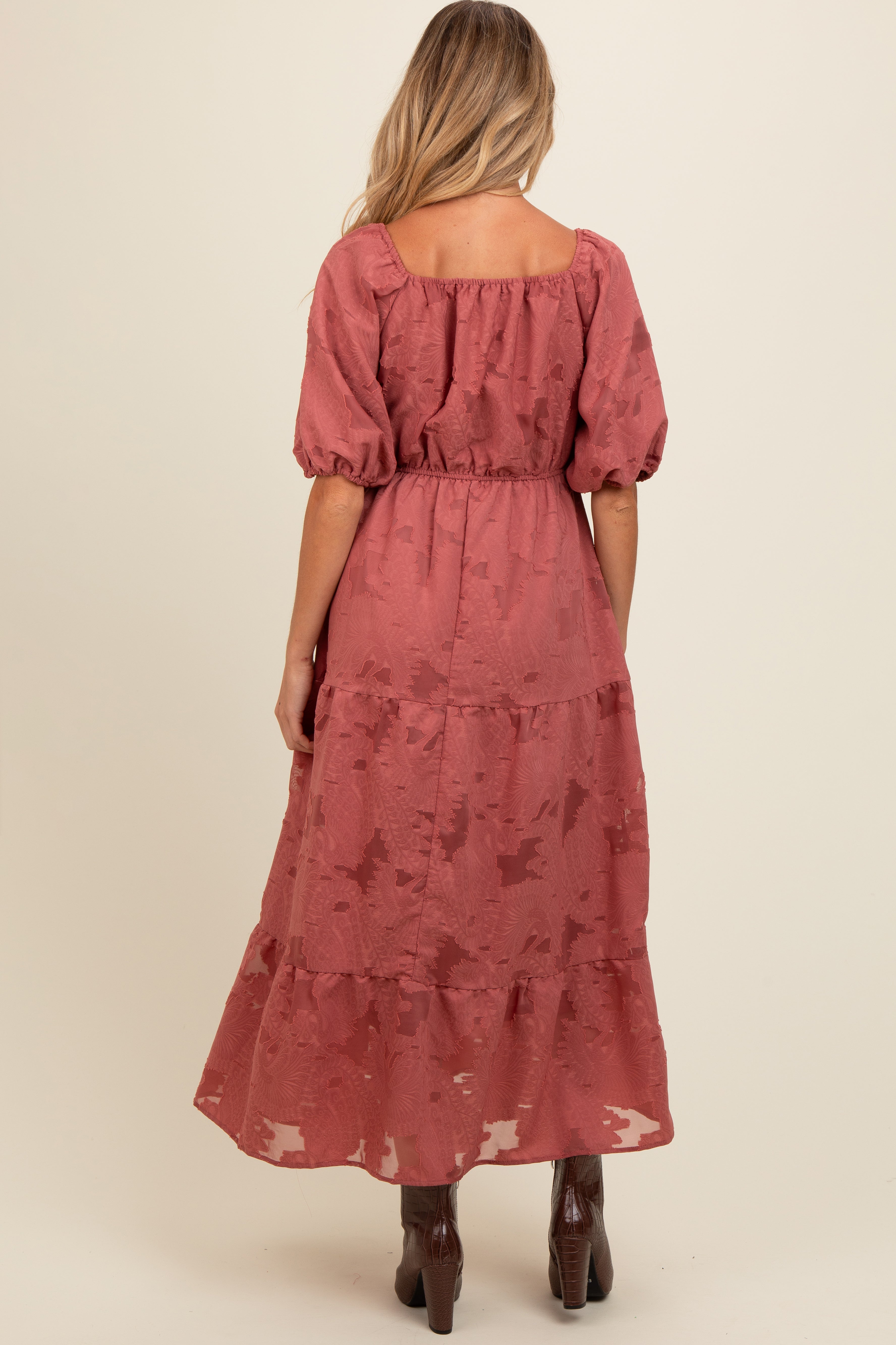 Florales Umstands-Midikleid mit Textur und Stufenrock