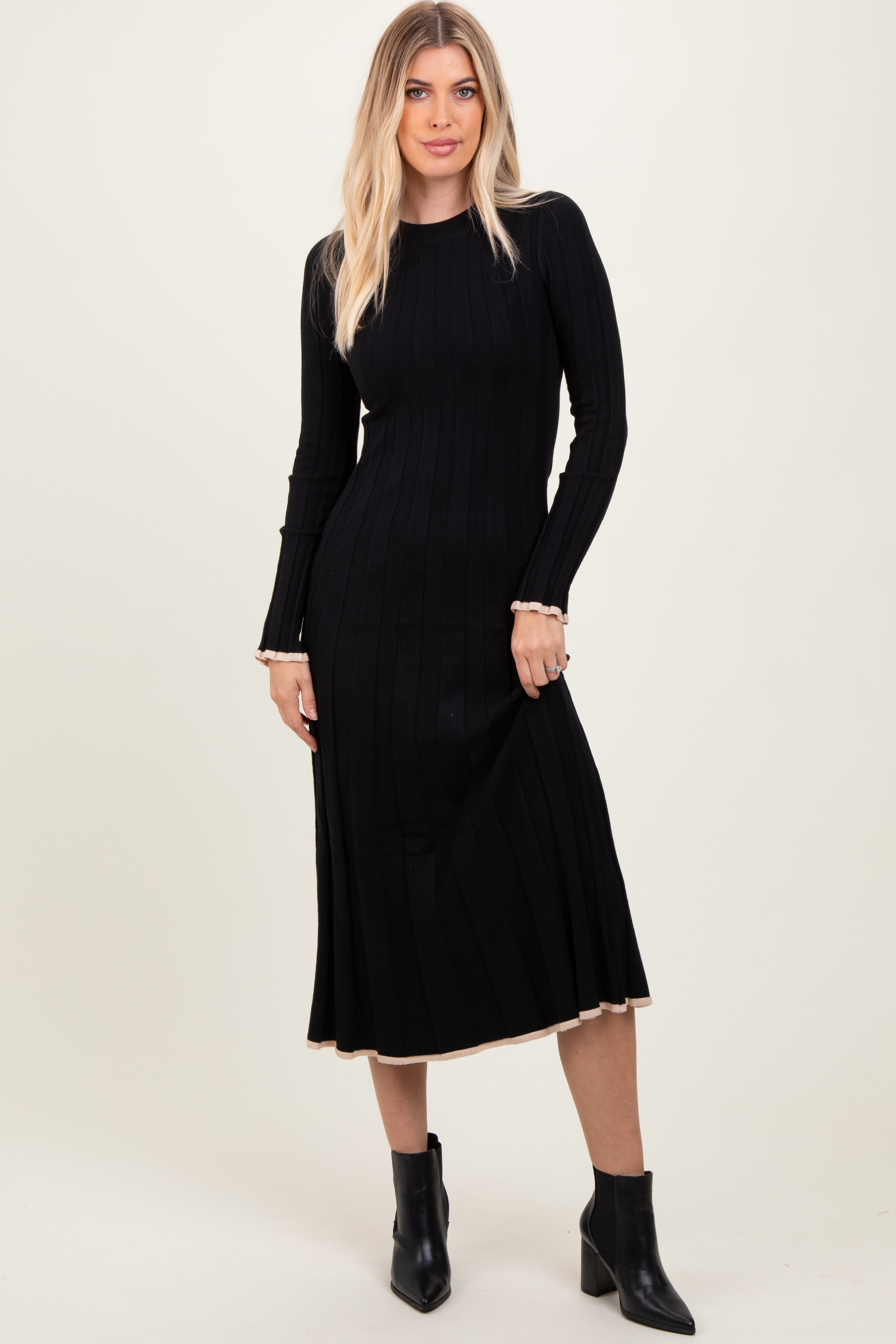 Schwarzes Umstands-Pulloverkleid aus Rippstrick in Maxilänge