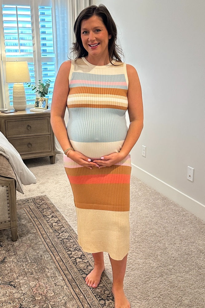 Ärmelloses Umstands-Midikleid aus Strick in Helloliv mit Colorblock-Streifen