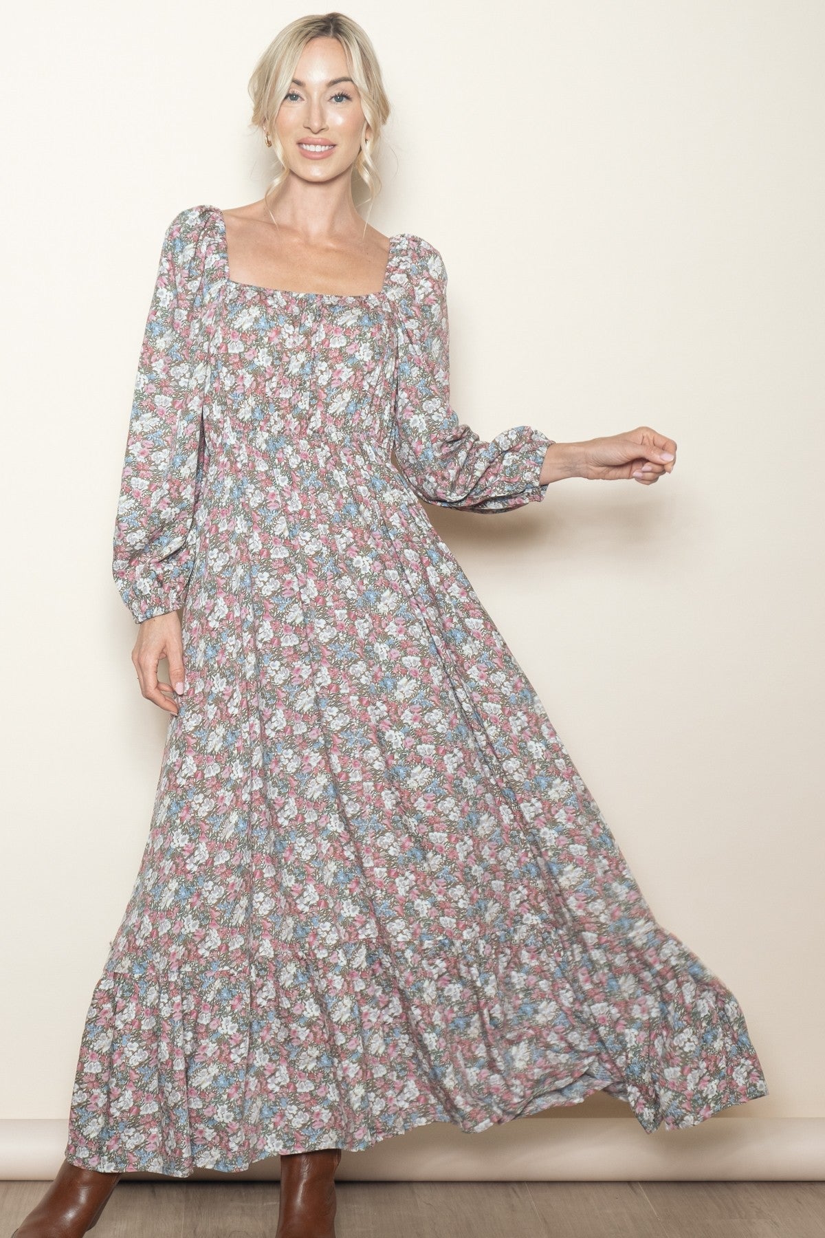 Geblümtes Wende-Umstands-Maxikleid in Rosa mit langen Ärmeln
