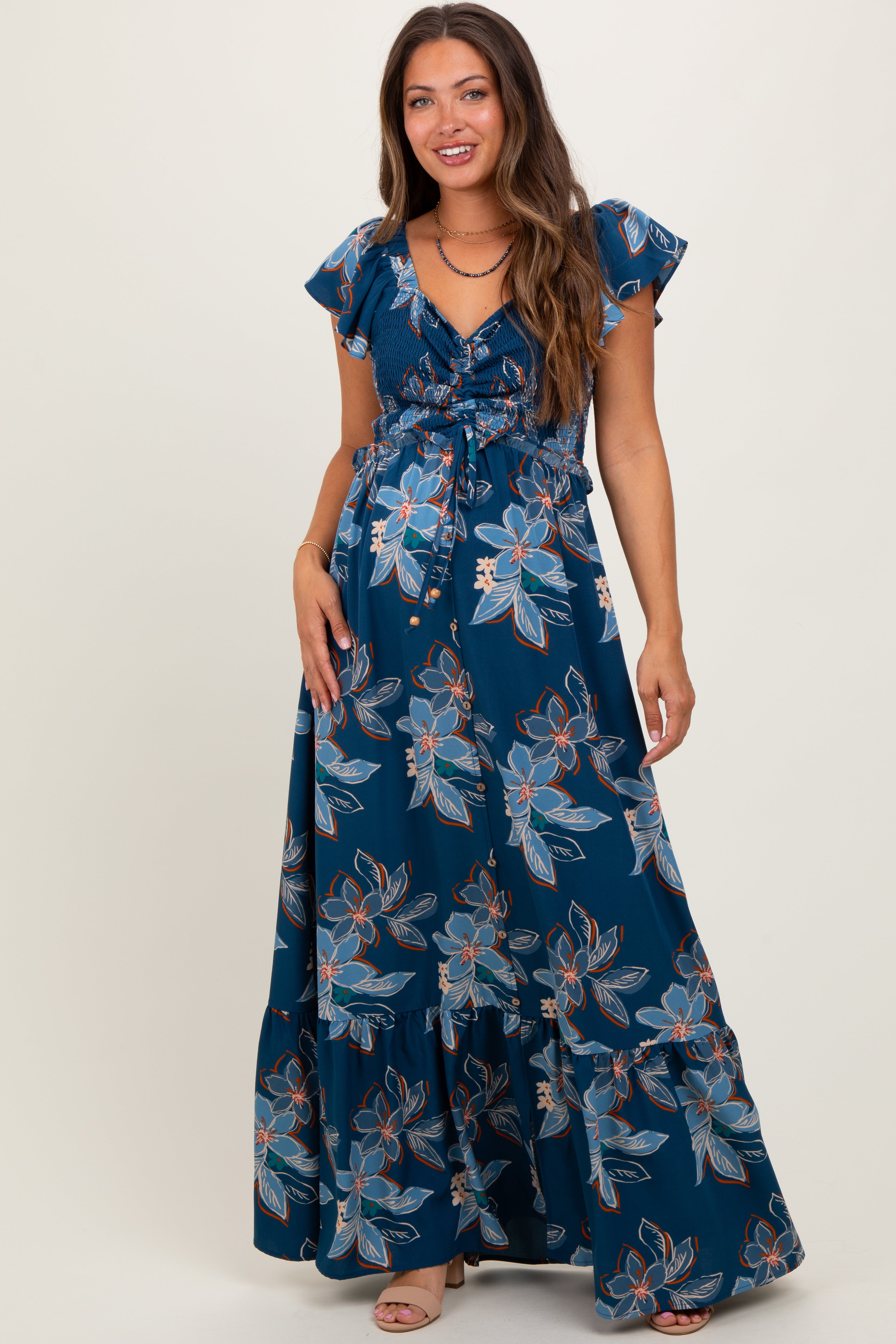 Marineblaues Umstandsmaxikleid mit Blumenmuster und gesmoktem, gerafftem Oberteil