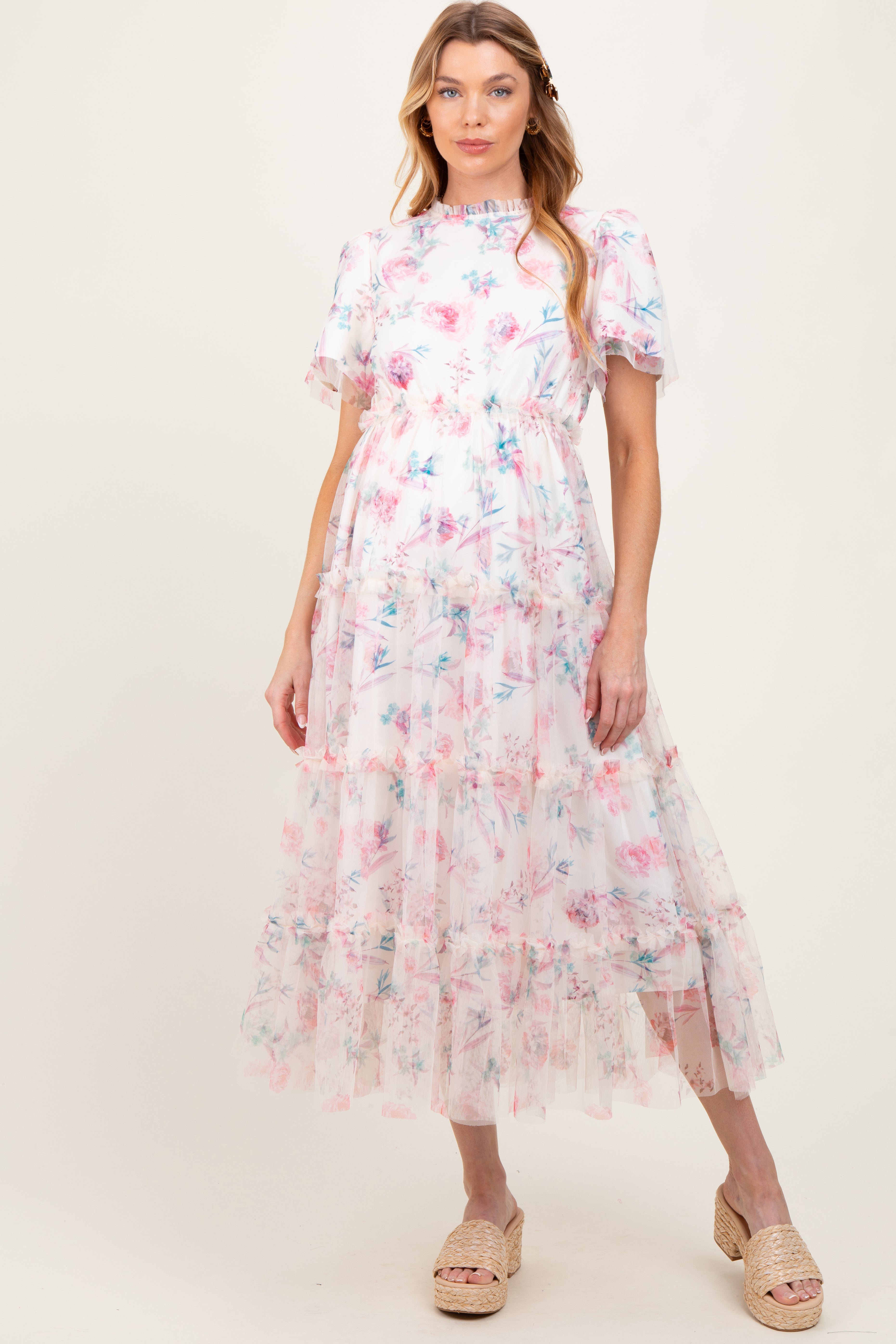 Umstands-Midikleid aus Blumenmesh mit Rüschen und Stufenrock