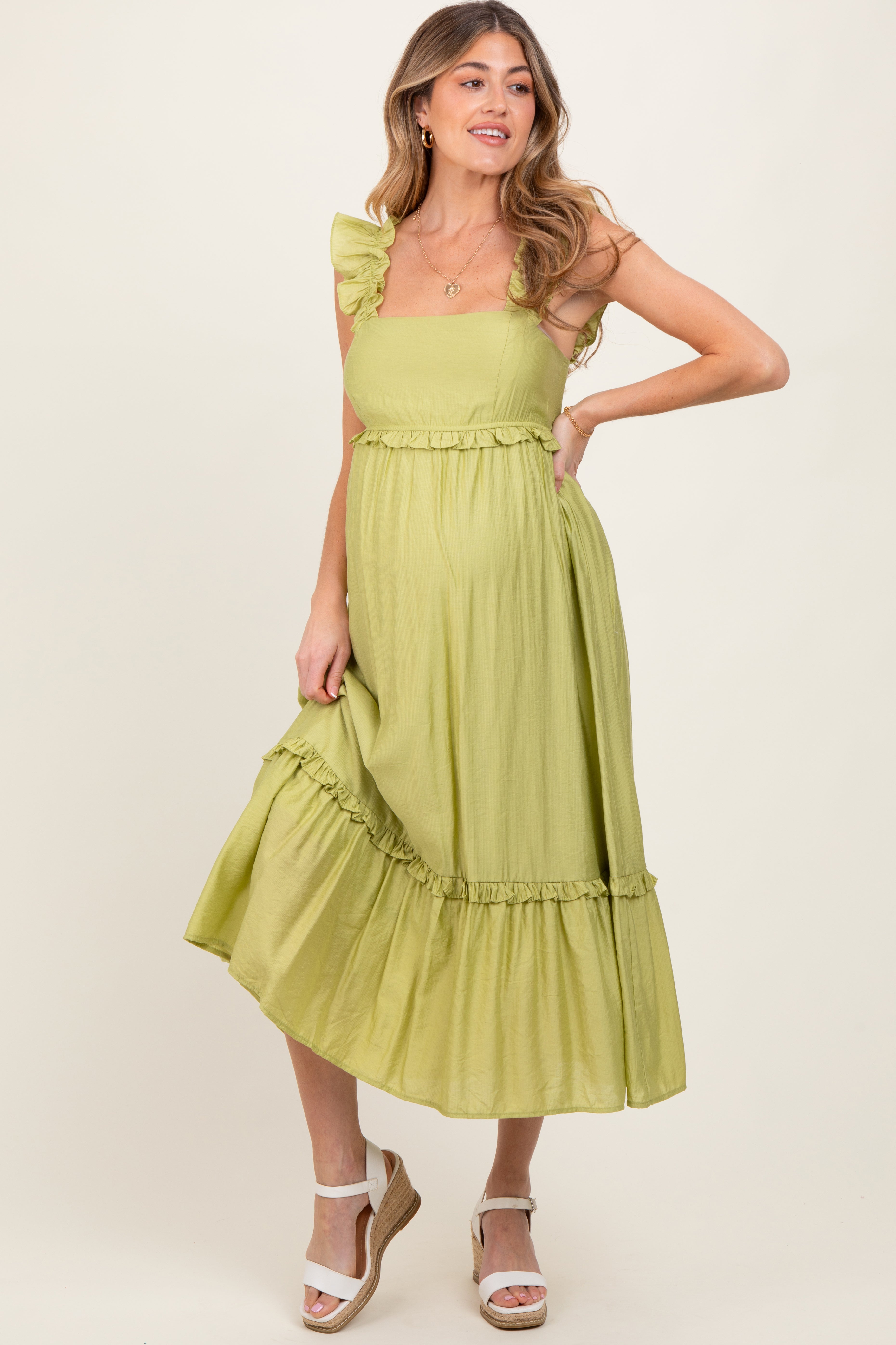Umstands-Midikleid mit Rüschenträgern und eckigem Ausschnitt in Limette