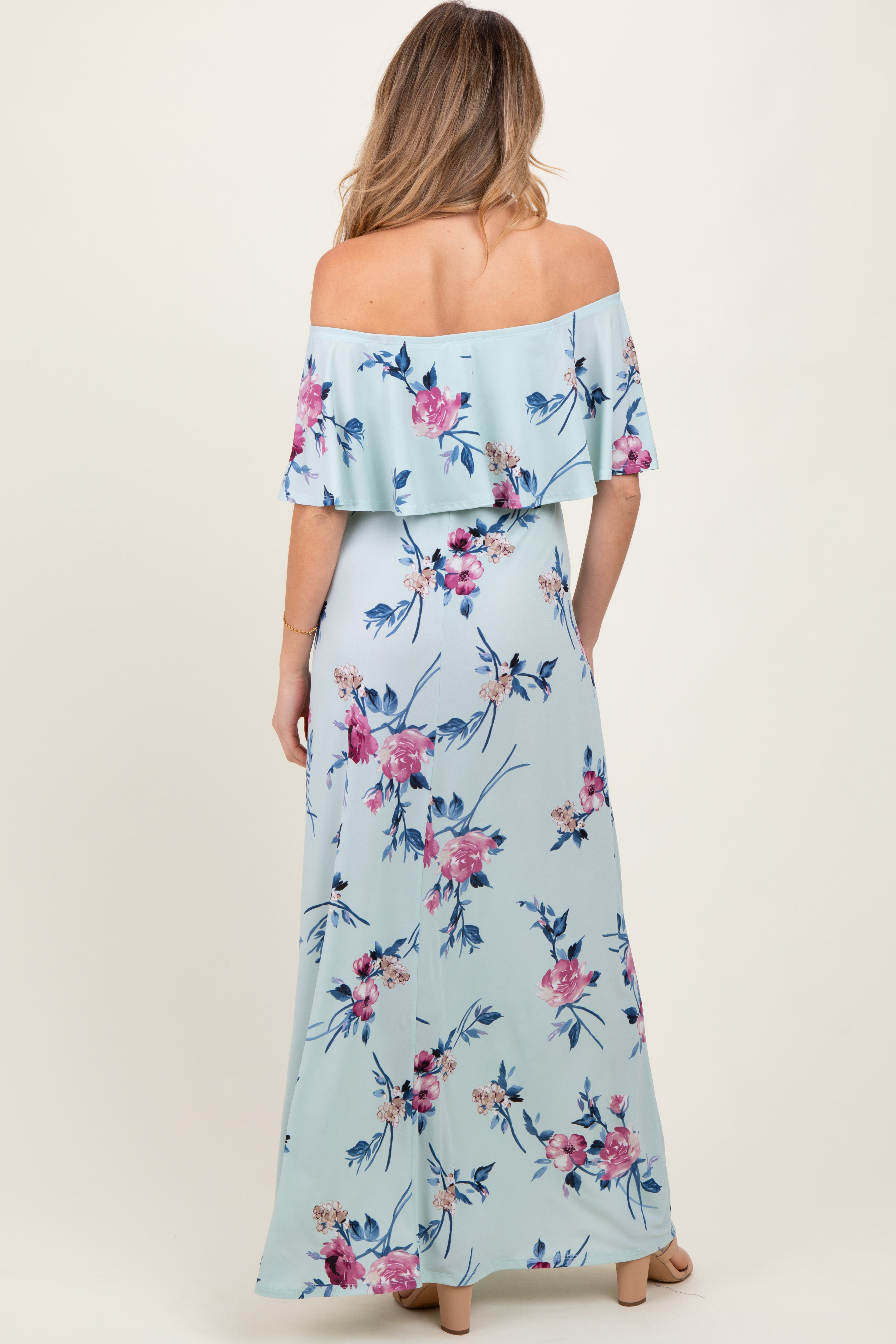 Schulterfreies Umstands-Maxikleid mit Blumenmuster und Rüschen in Mint