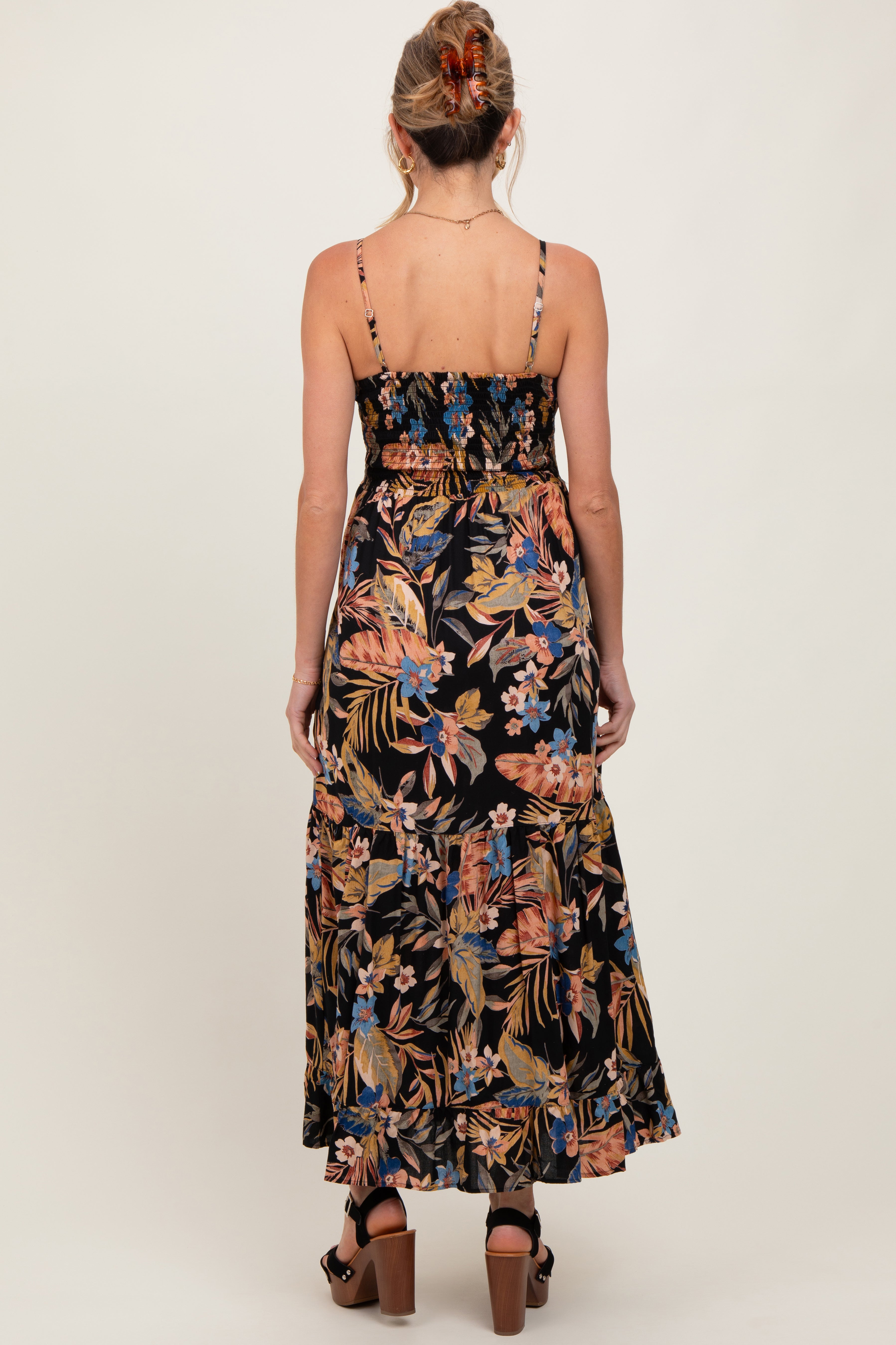 Schwarzes Umstands-Maxikleid mit Tropenmuster, Twist-Detail und Cut-out