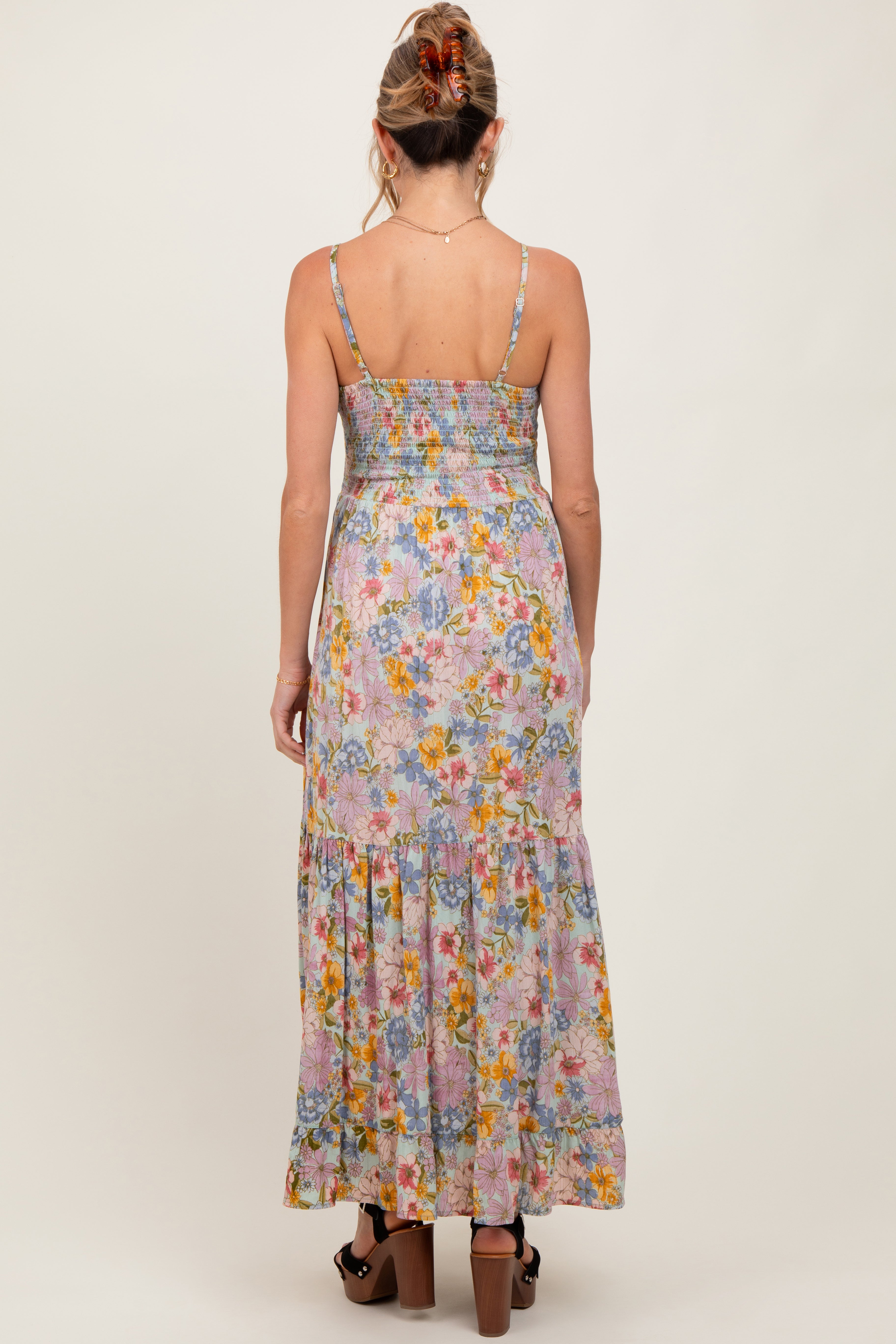 Mintgrünes Umstands-Maxikleid mit Blumenmuster, Twist-Detail und Cut-out