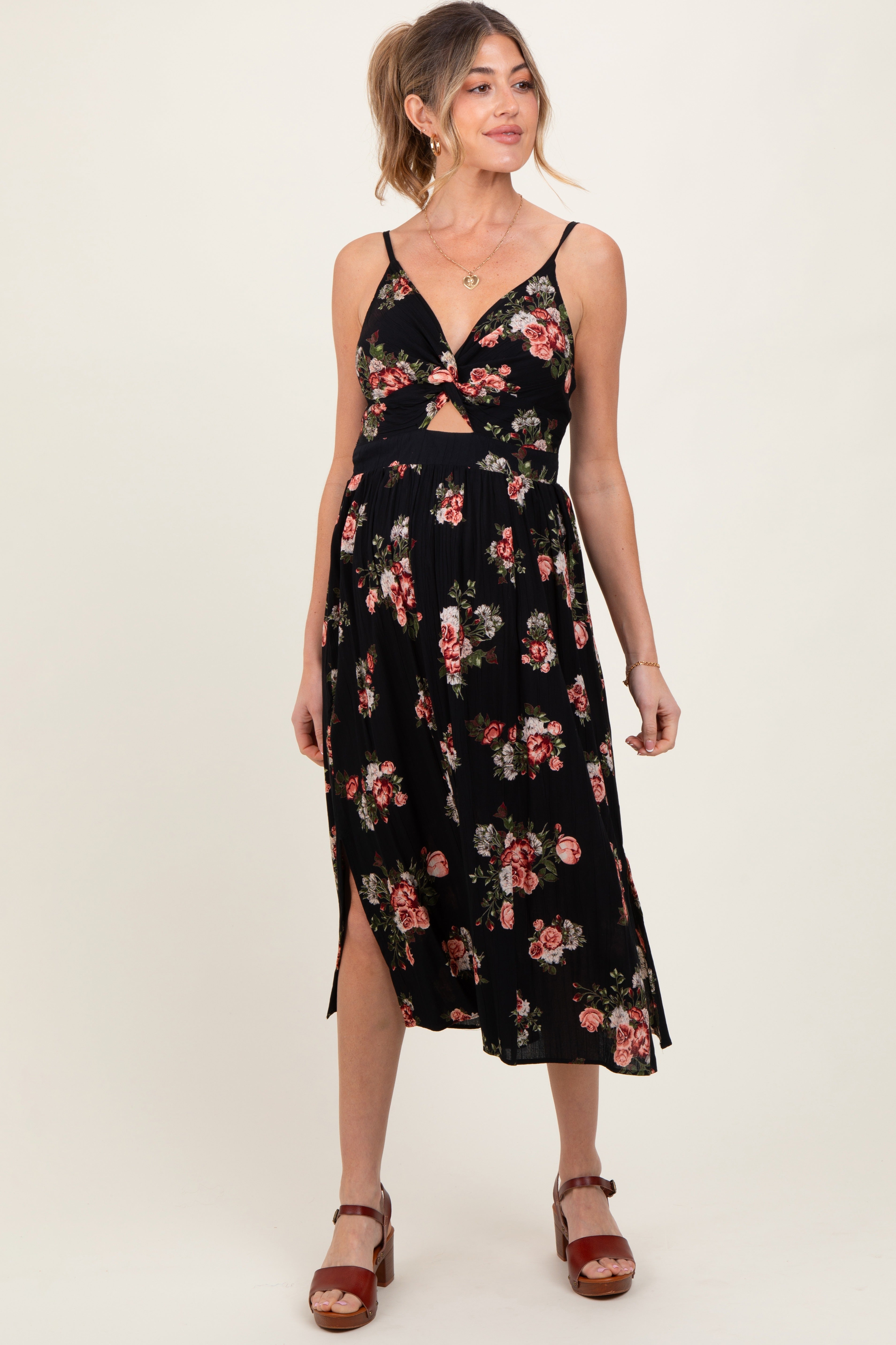 Umstands-Midikleid mit Rosendruck, Twist-Front und Cut-out