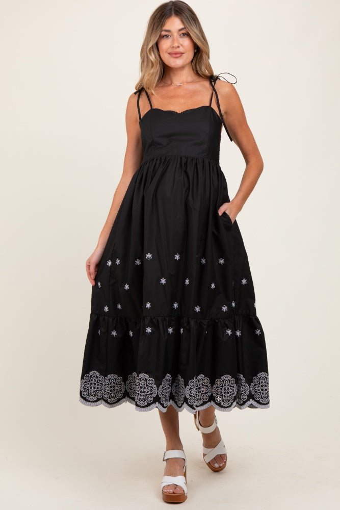 Schwarzes besticktes Umstands-Midikleid mit Schulterbändern