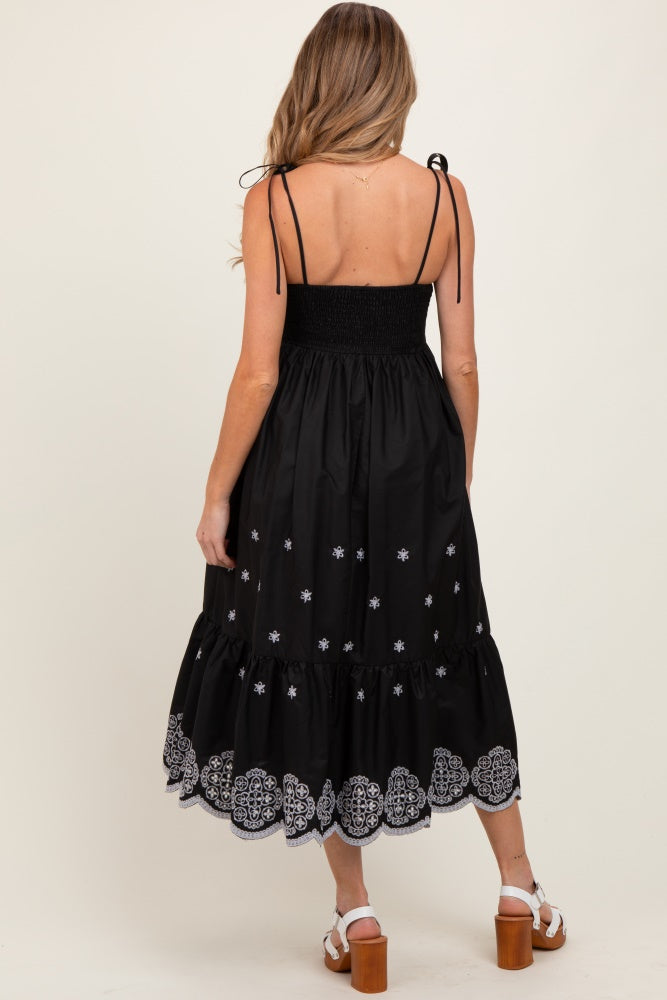 Schwarzes besticktes Umstands-Midikleid mit Schulterbändern
