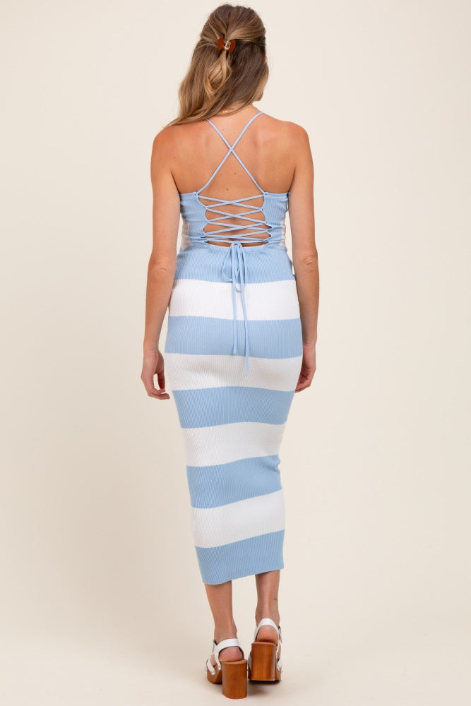 Figurbetontes Umstands-Maxikleid mit Streifen in Hellblau und Elfenbein und Rückenschnürung