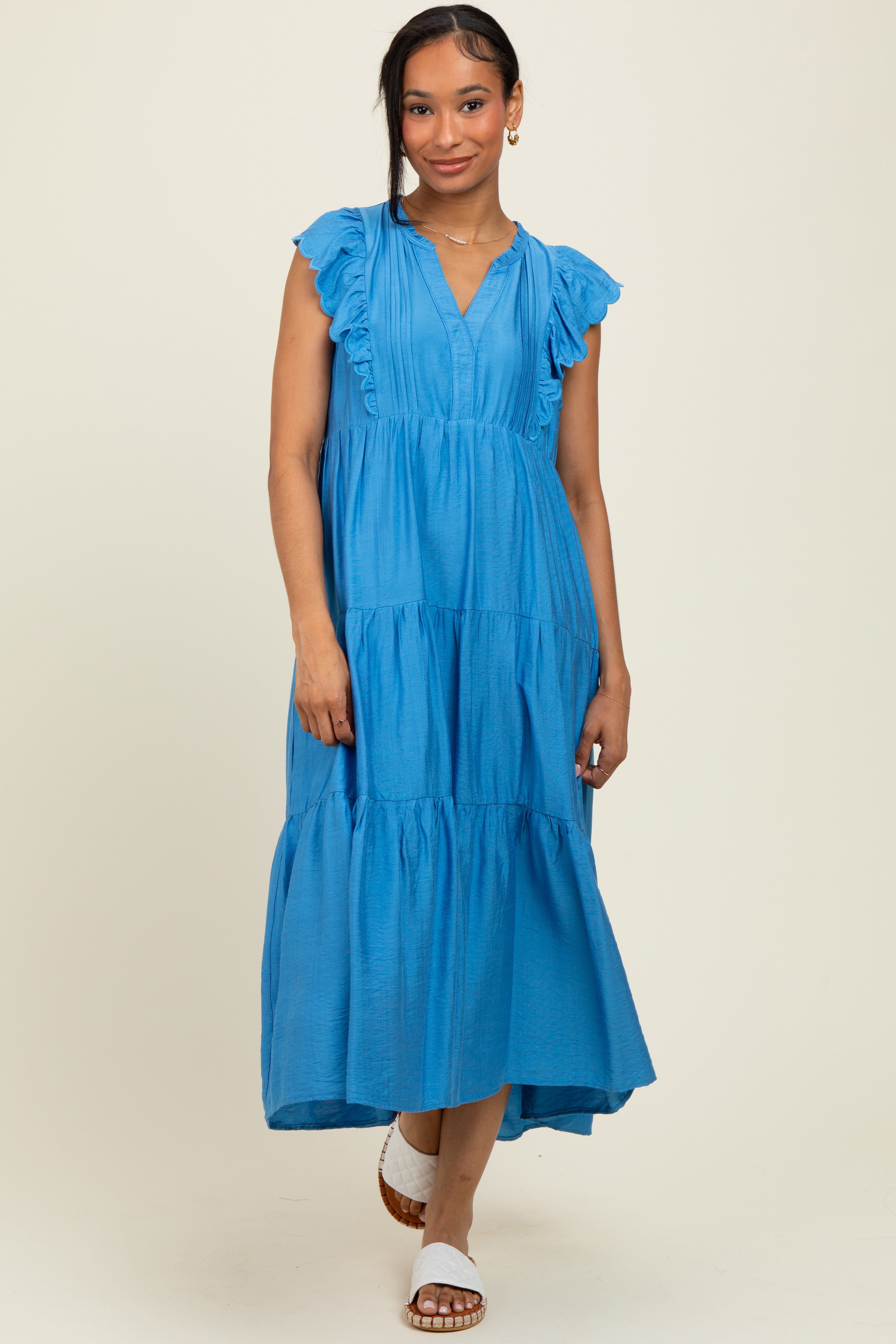Blaues Umstands-Midikleid mit Rüschenärmeln und Stufenrock