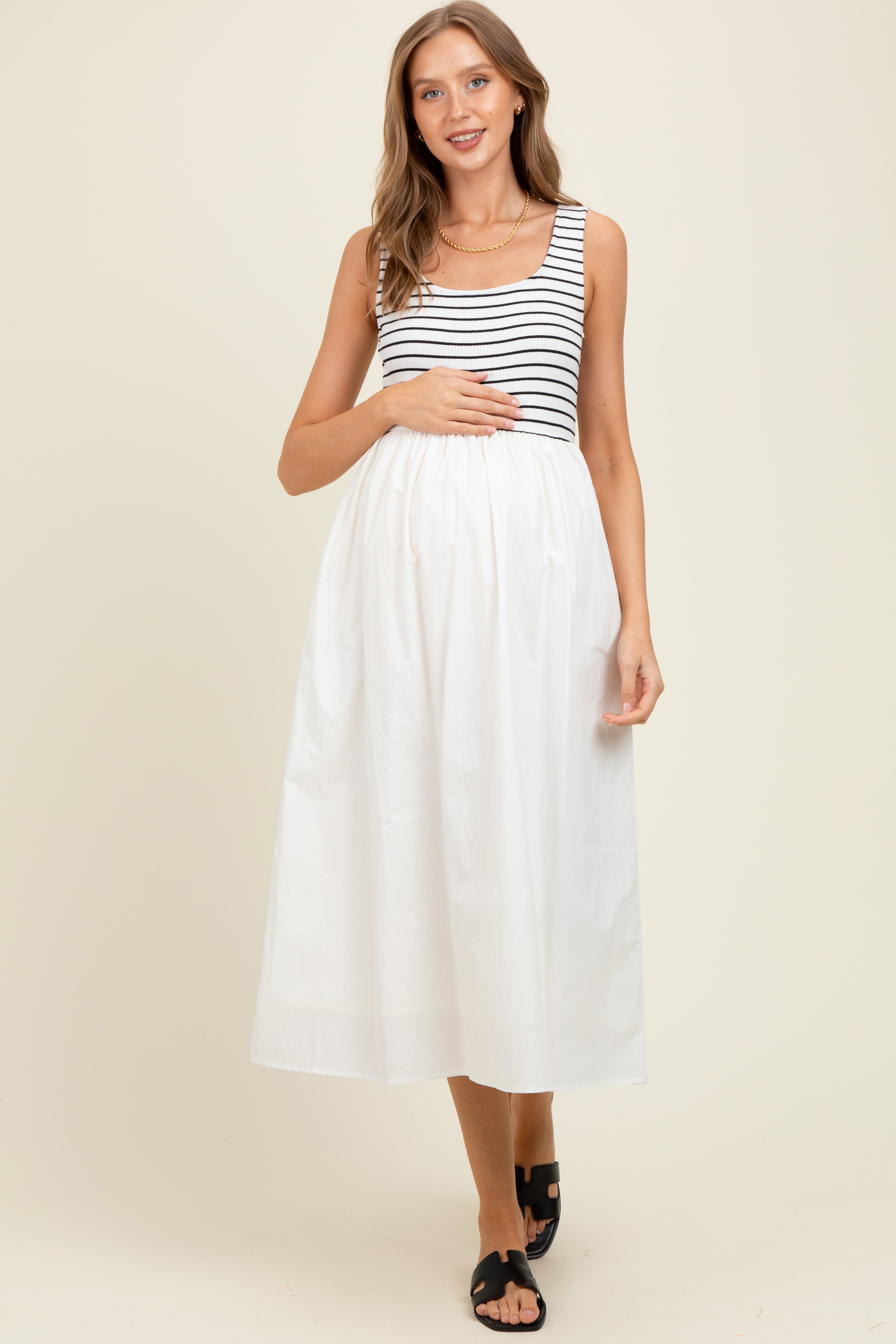 Ärmelloses Umstands-Midikleid mit weißen Kontraststreifen