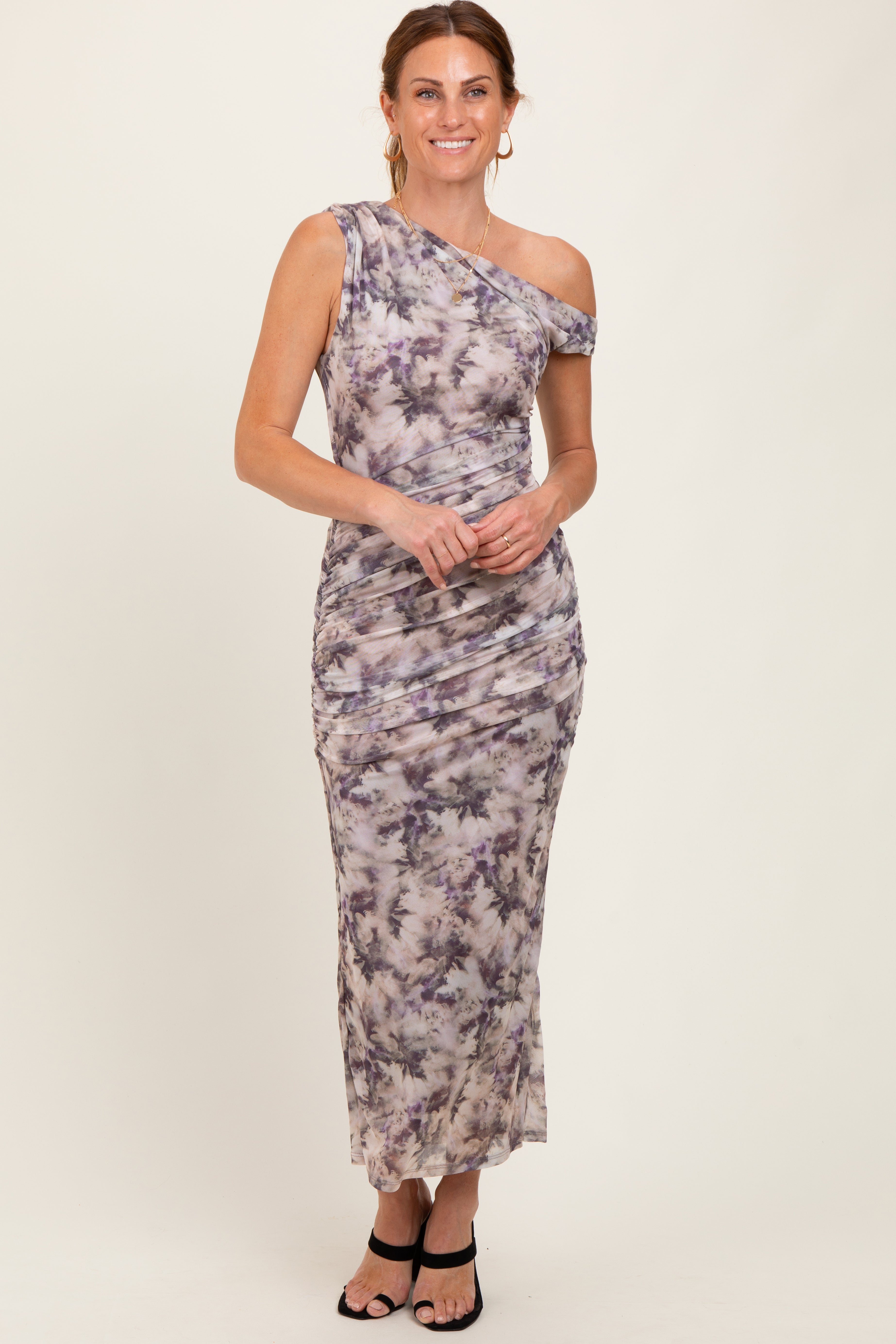 Lila Umstands-Midikleid mit Blumenmuster, Raffung und One-Shoulder-Ausschnitt