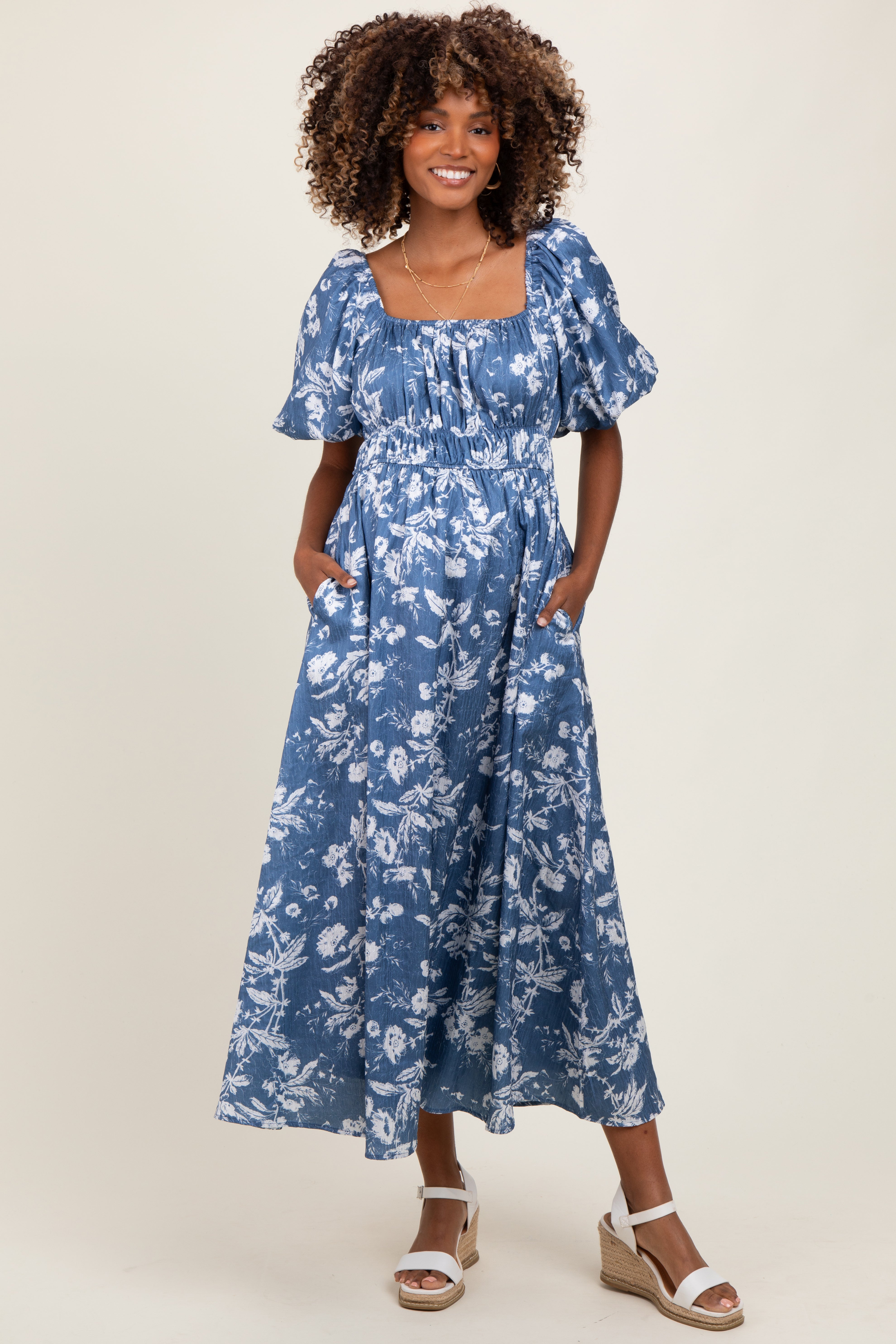 #Farbe_Hell-Marineblau Blumenmuster mit Puffärmeln und gesmokter Taille