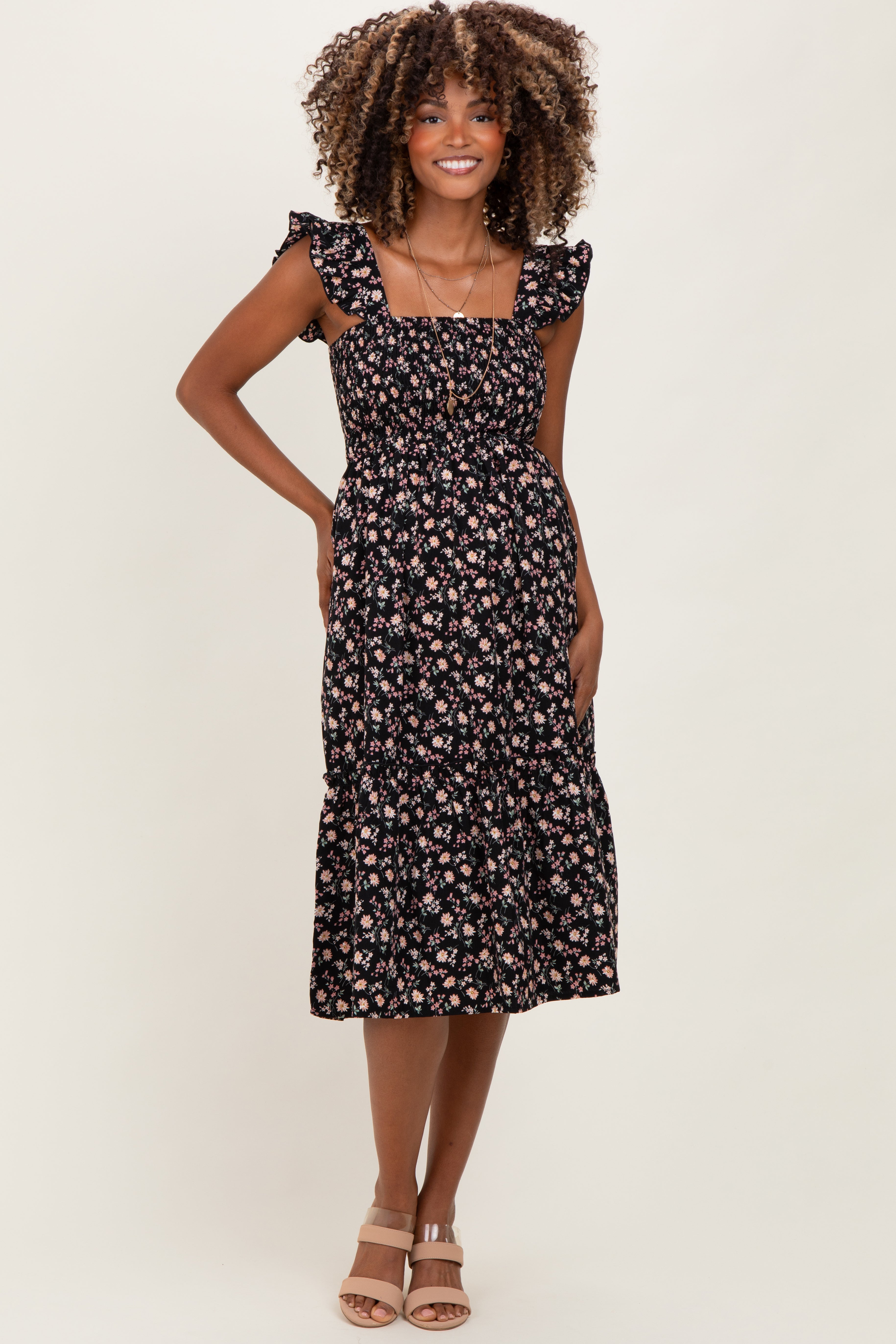 Schwarzes florales Umstands-Midikleid mit Smok-Einsatz und Rüschenträgern