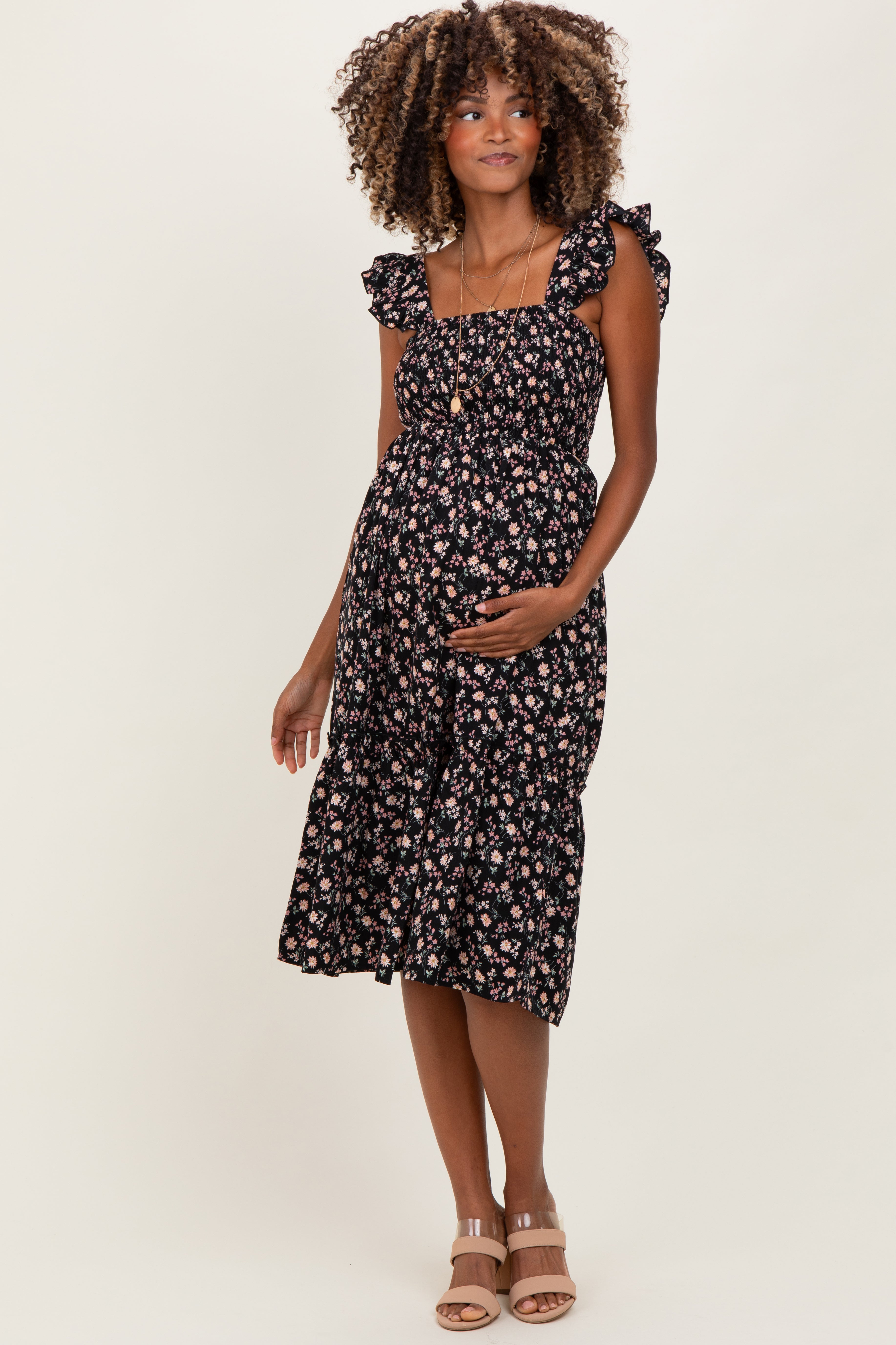 Schwarzes florales Umstands-Midikleid mit Smok-Einsatz und Rüschenträgern
