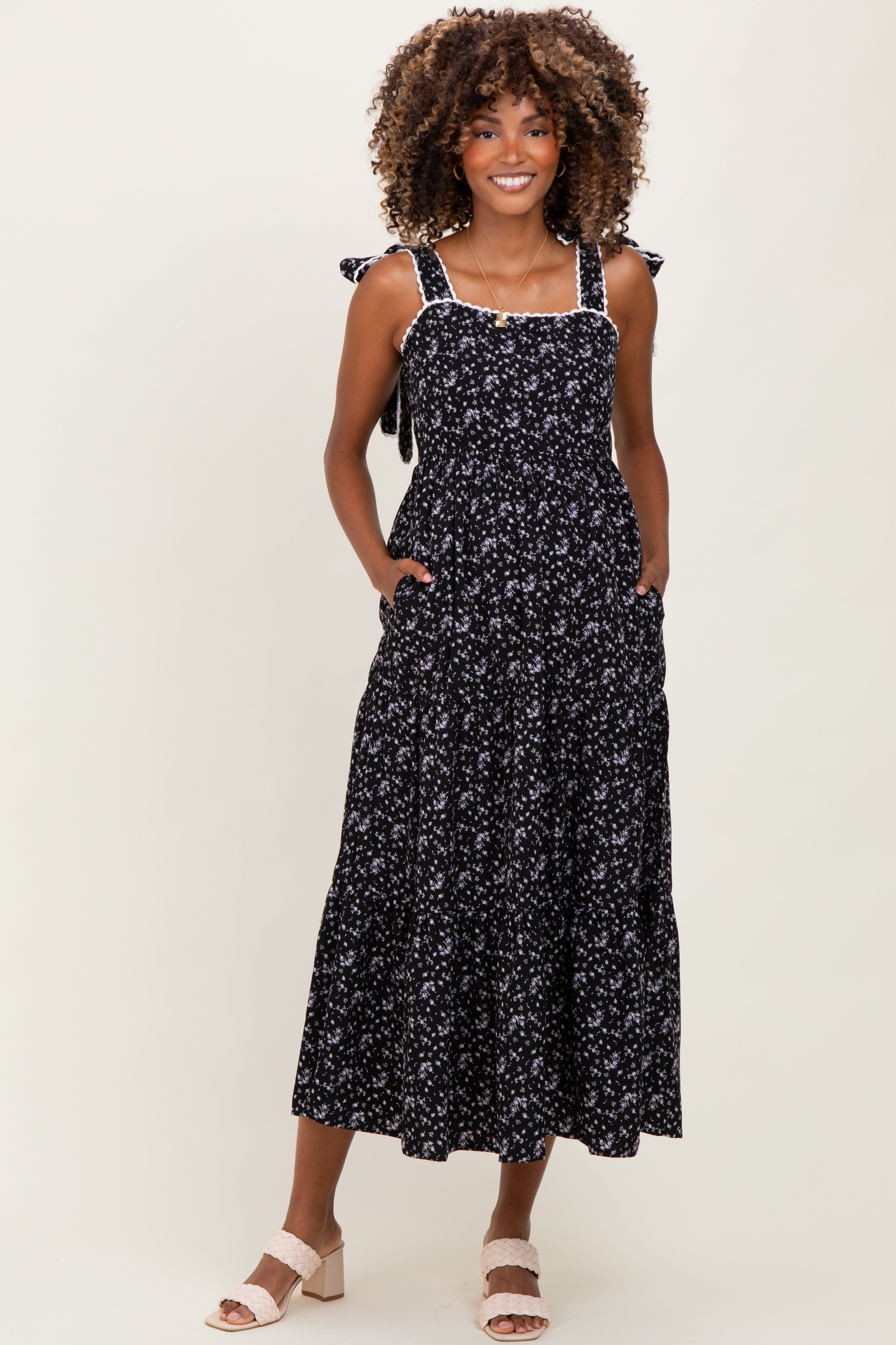 Schwarzes florales Umstands-Maxikleid mit Spitzenbesatz und Schulterbindern