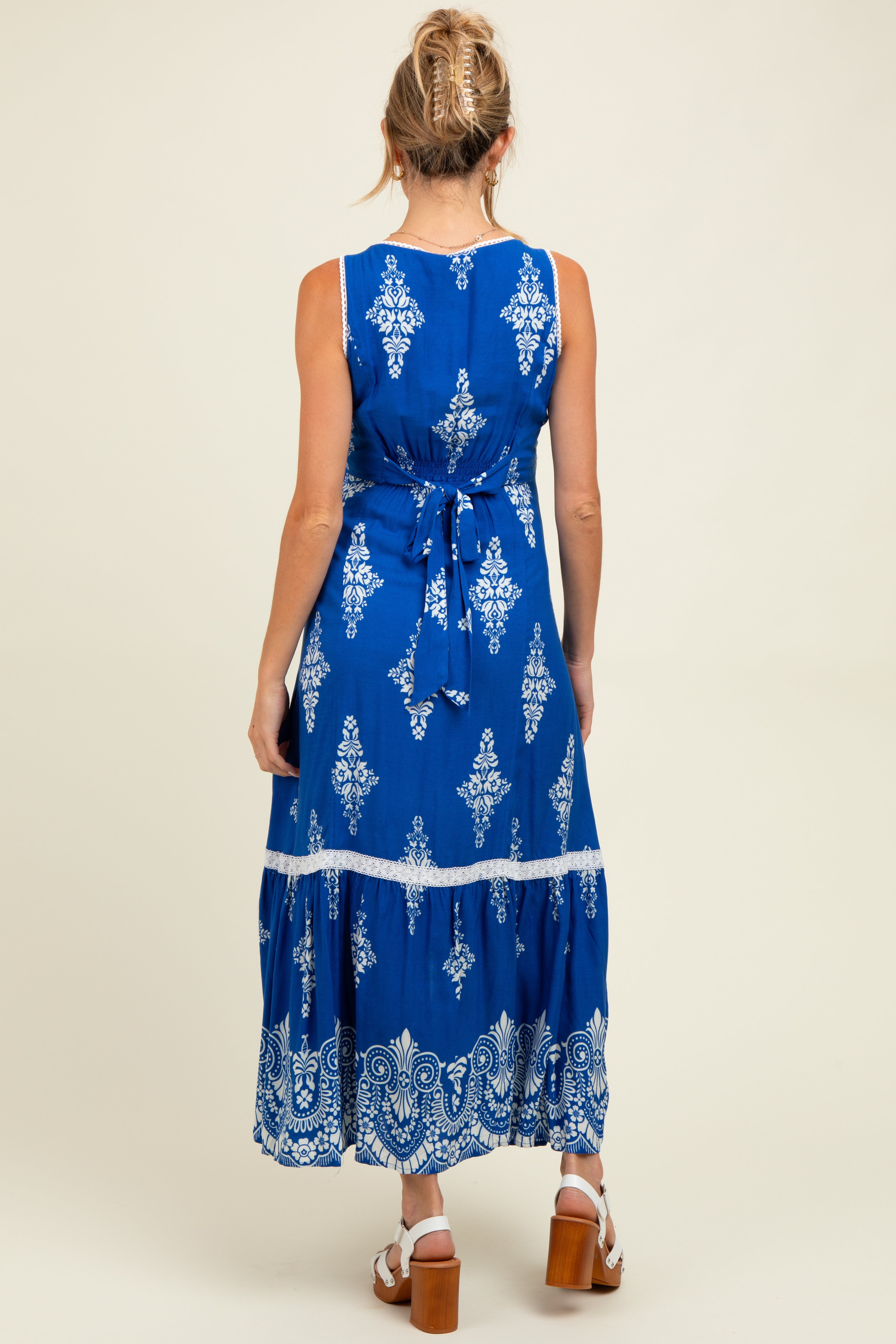 Umstands-Maxikleid im Resort-Stil mit Bordürendruck in Königsblau