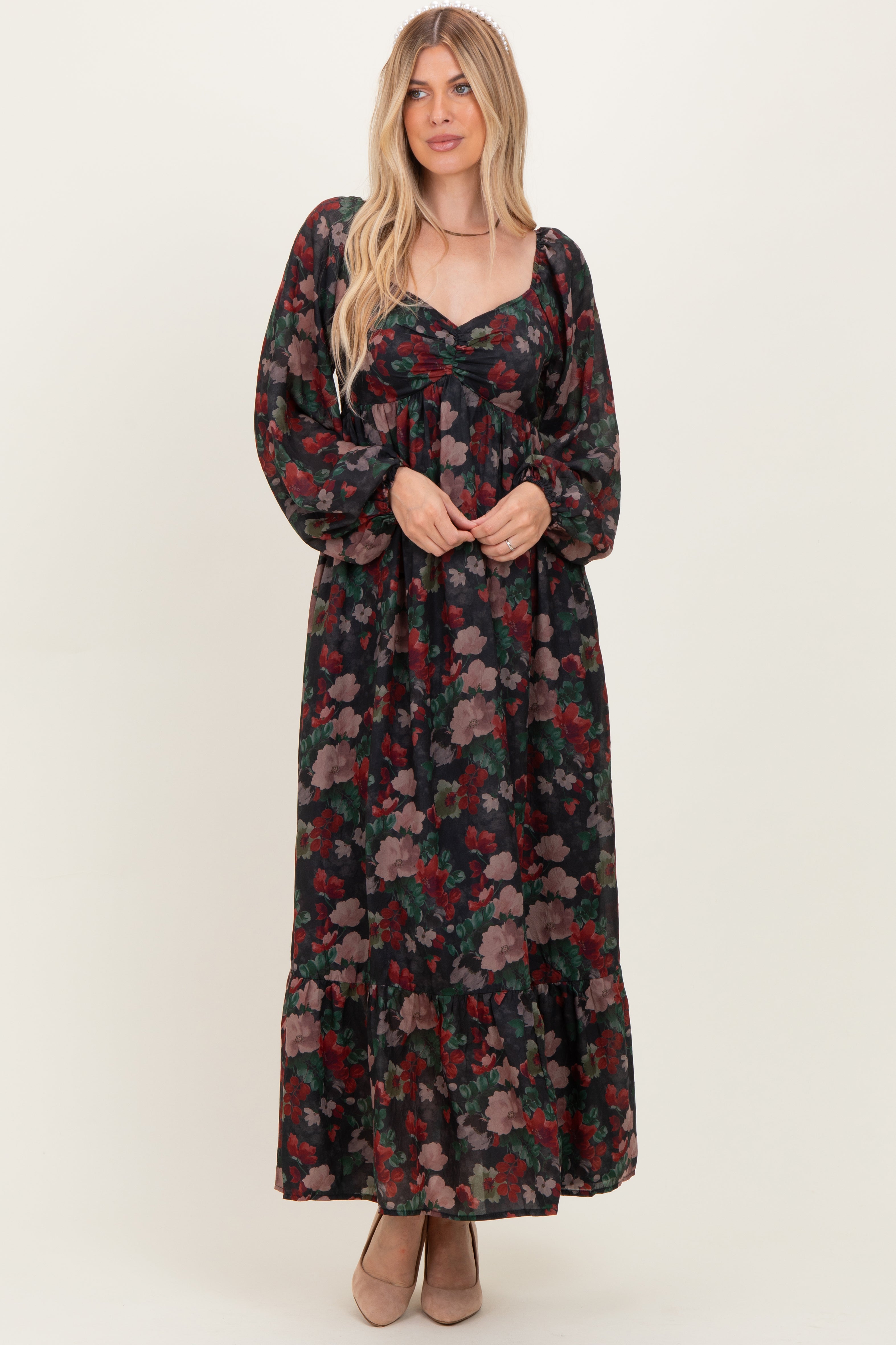 Schwarzes florales Umstands-Maxikleid mit Ballonärmeln und Herzausschnitt