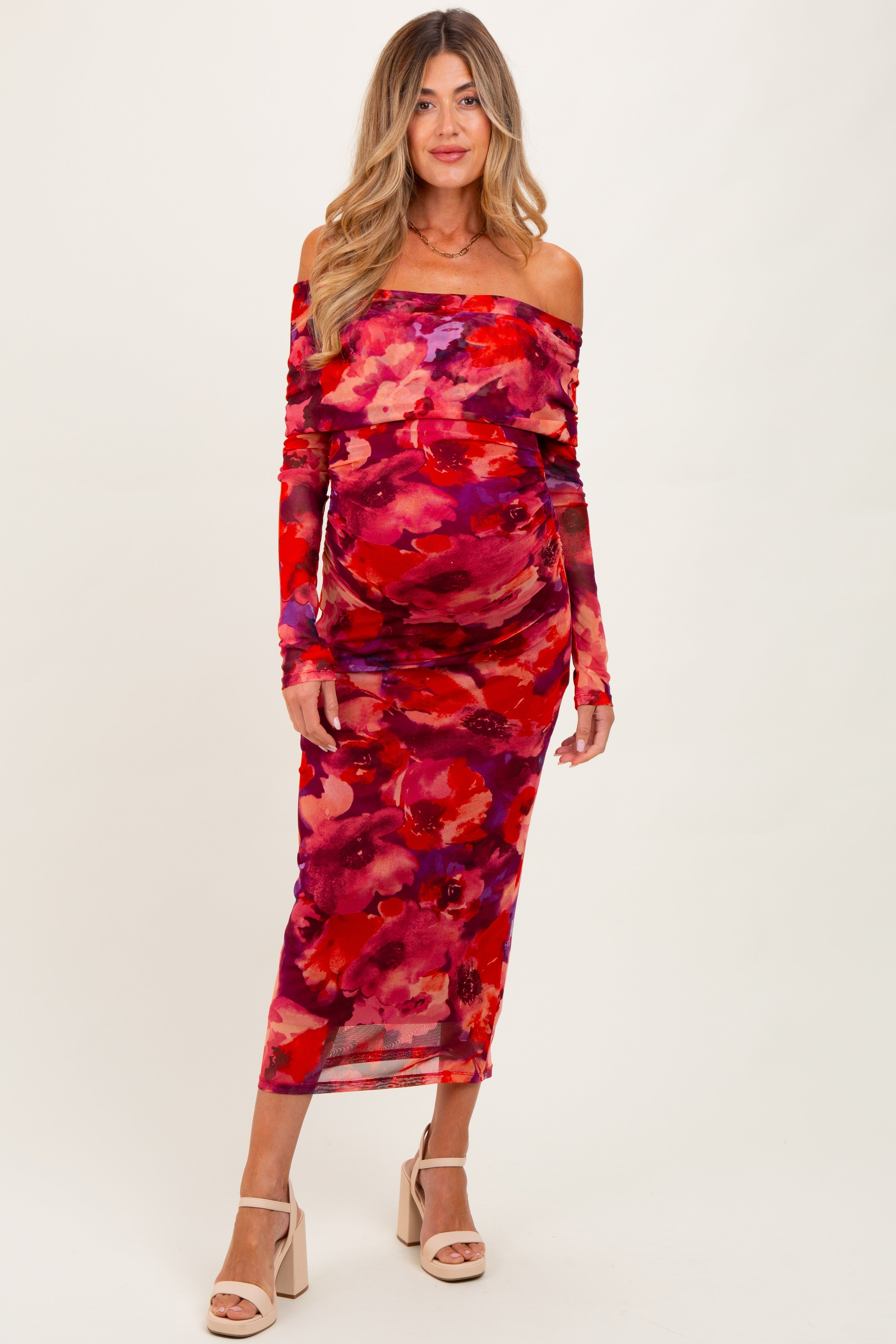 Rotes Umstands-Maxikleid aus Mesh mit Blumenmuster und Off-Shoulder-Ausschnitt