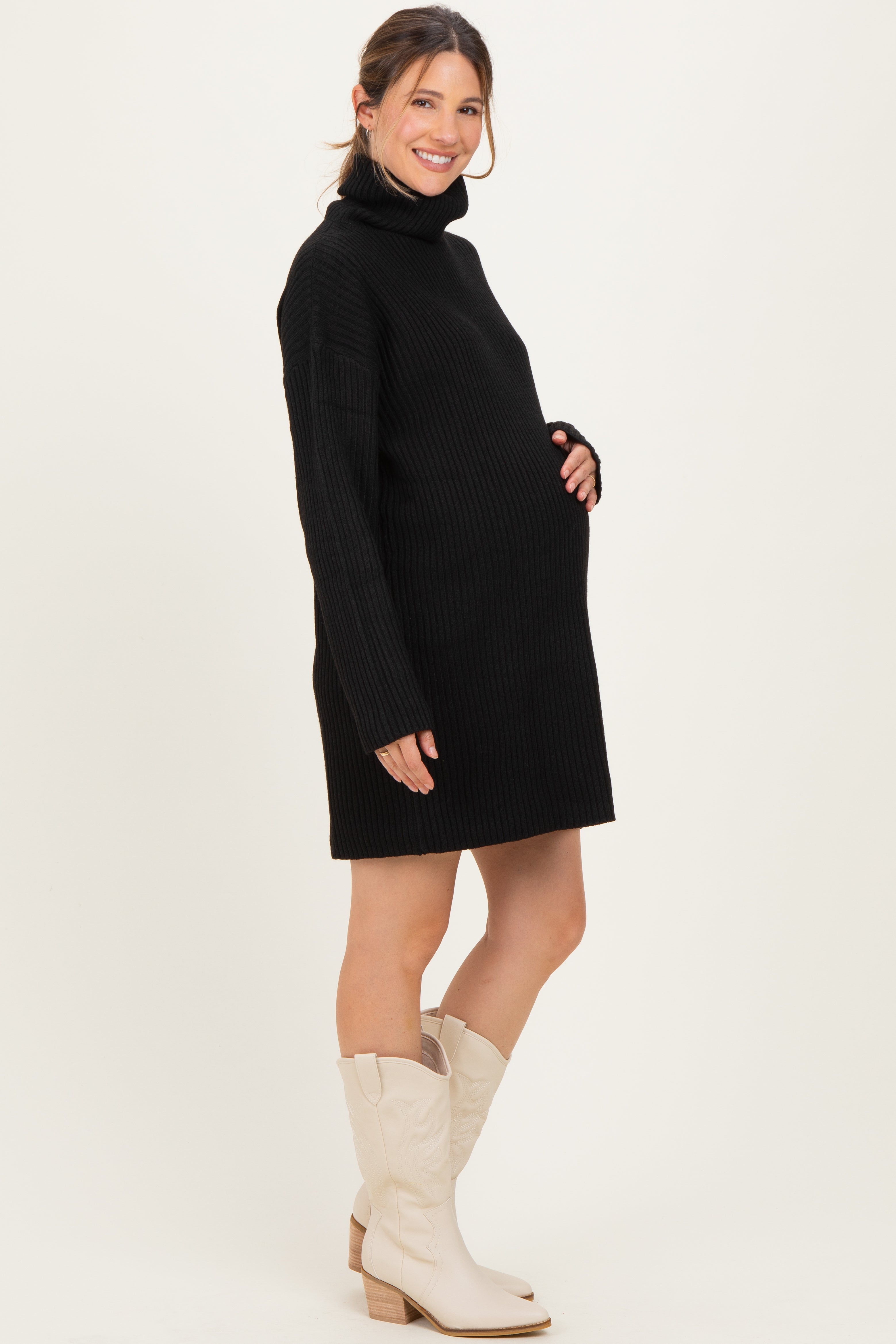 Schwarzes Umstands-Pulloverkleid aus grobem Strick mit Rollkragen