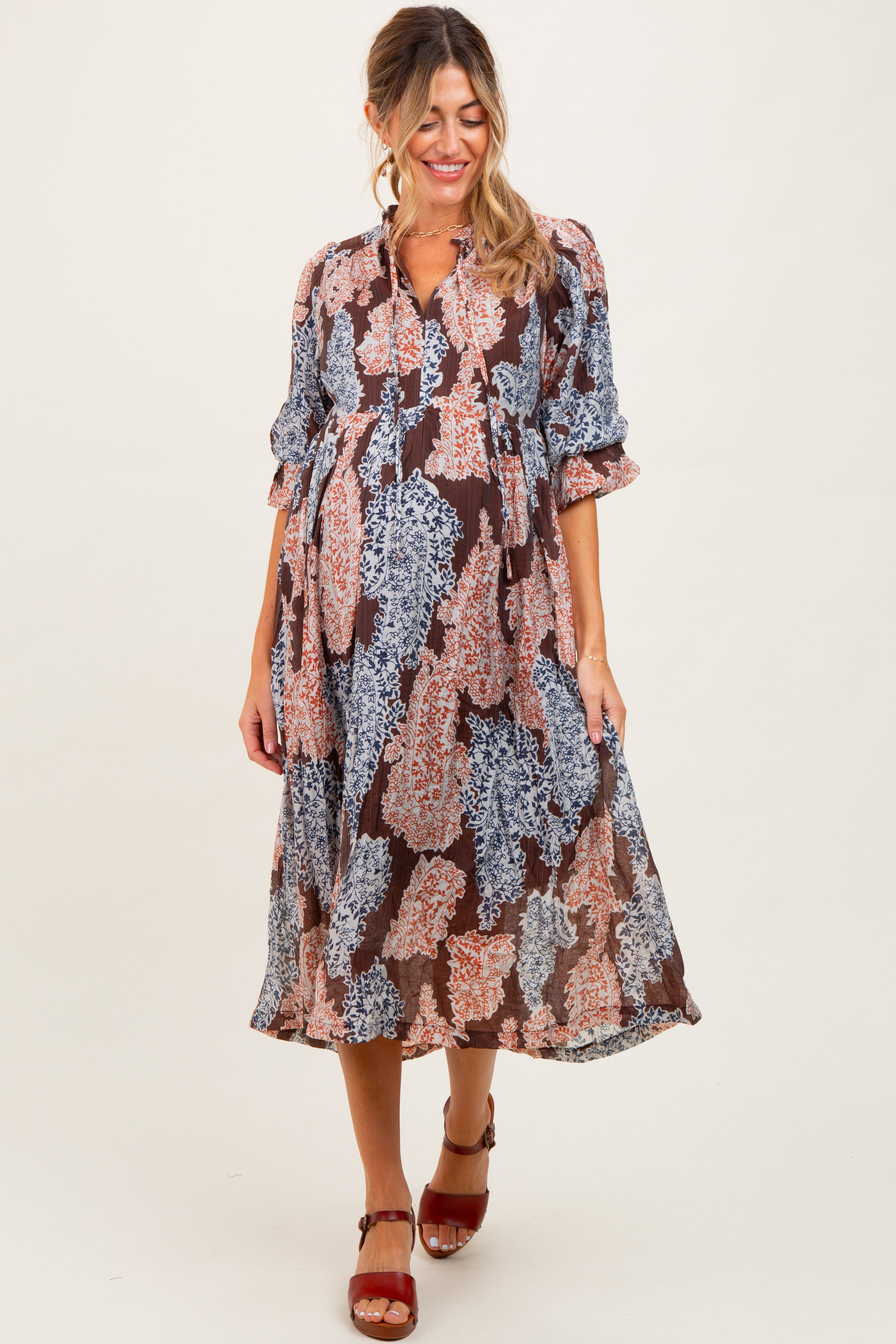 Umstands-Midikleid aus Chiffon mit Blumenmuster und Bindedetail vorne