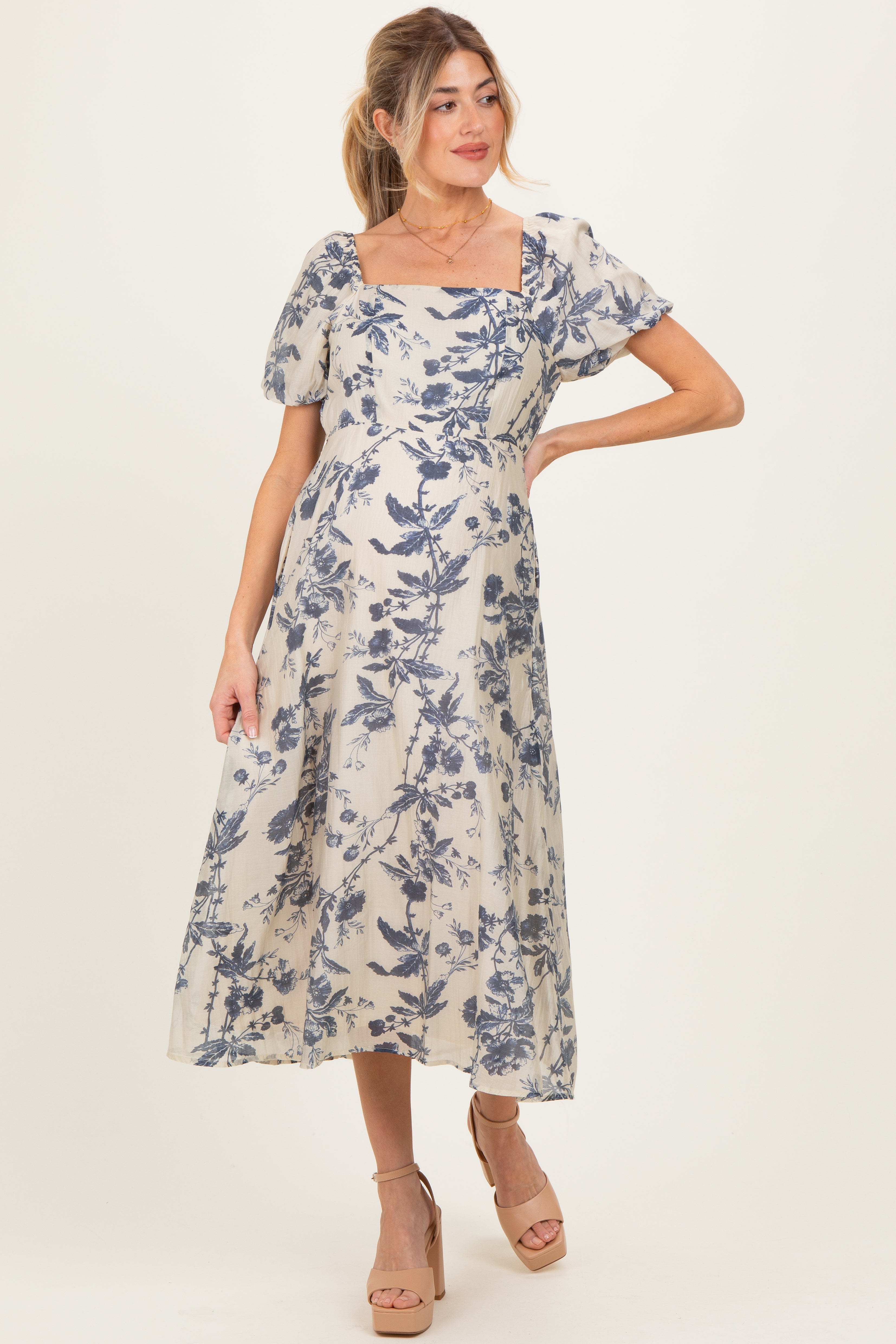 Geblümtes Umstands-Midikleid mit Karree-Ausschnitt und Puffärmeln in Marineblau