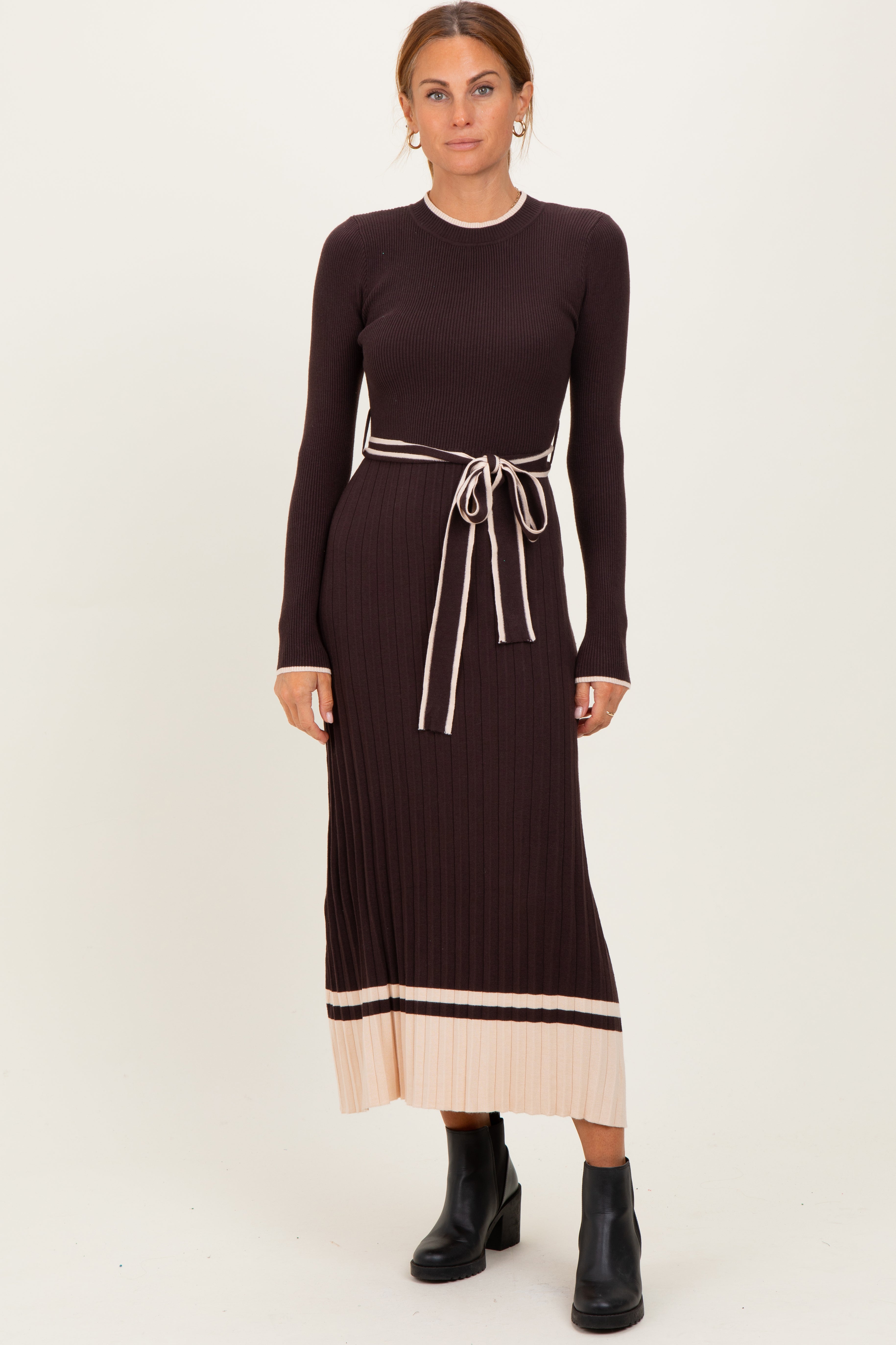 Umstands-Midikleid aus Rippstrick mit Gürtel