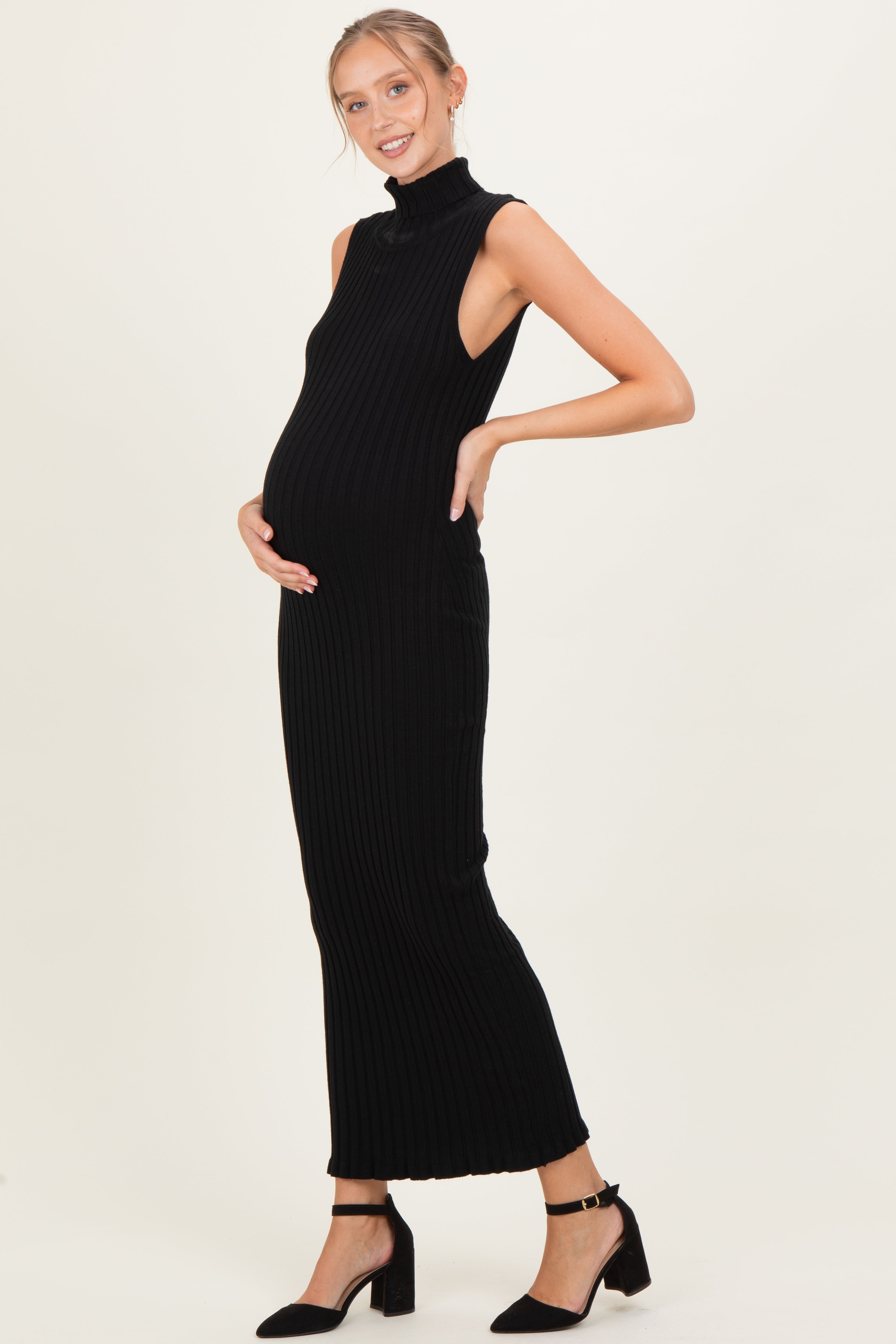 Ärmelloses Umstands-Maxikleid aus geripptem Strick mit Rollkragen in Schwarz