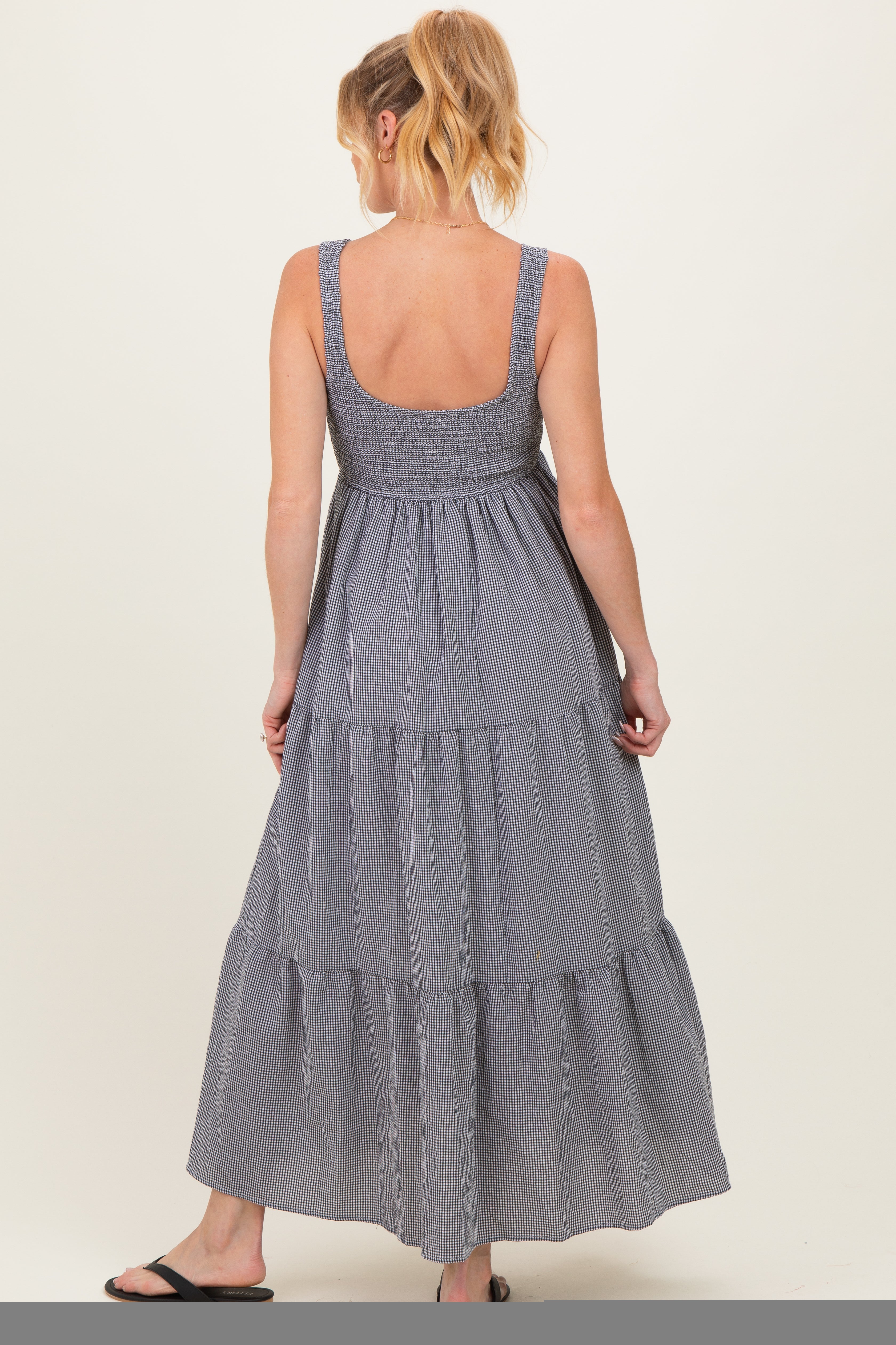 Umstandsmaxikleid mit Vichy-Karo und Smok-Oberteil in Schwarz