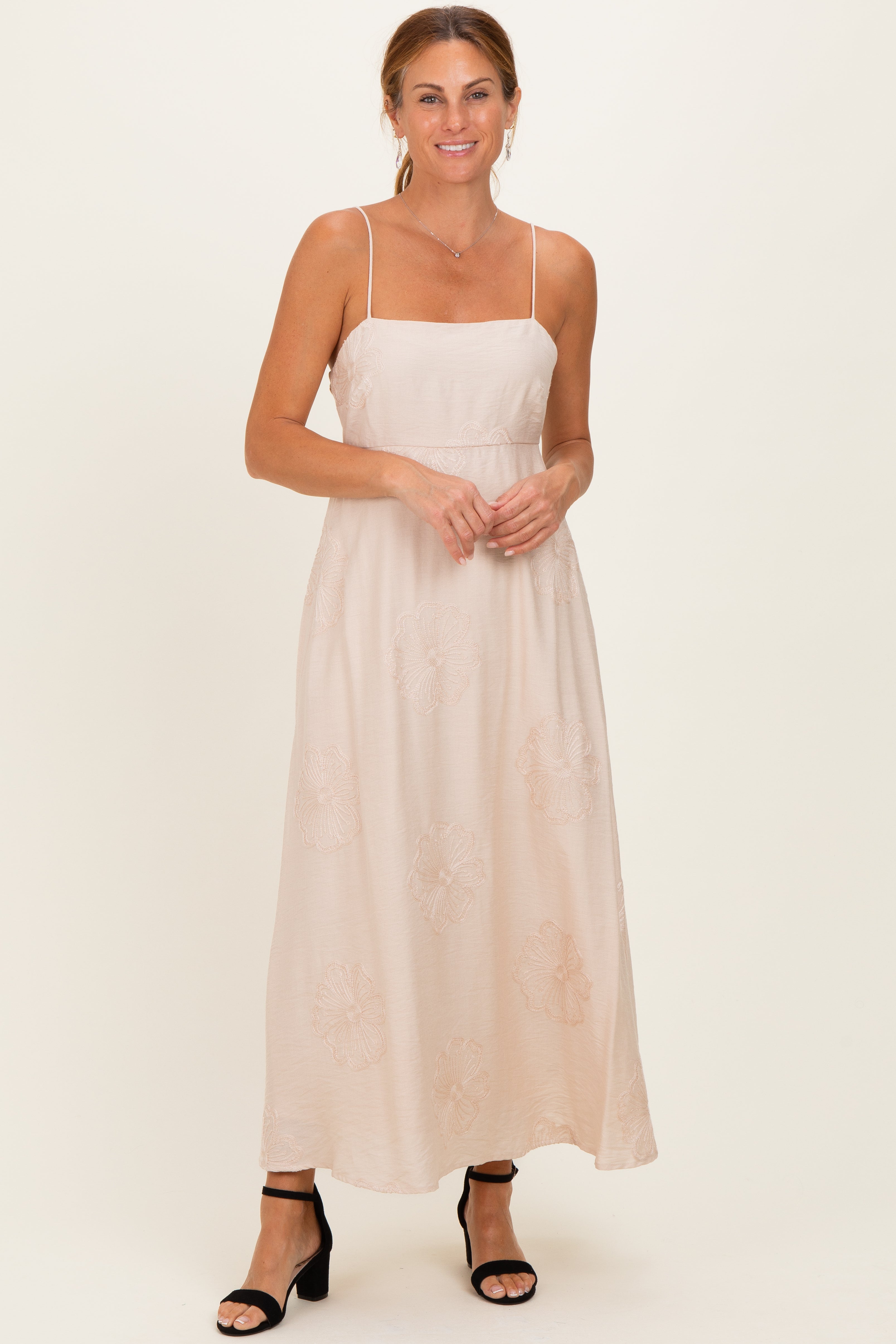 Umstands-Midikleid mit Blütenstickerei in Beige