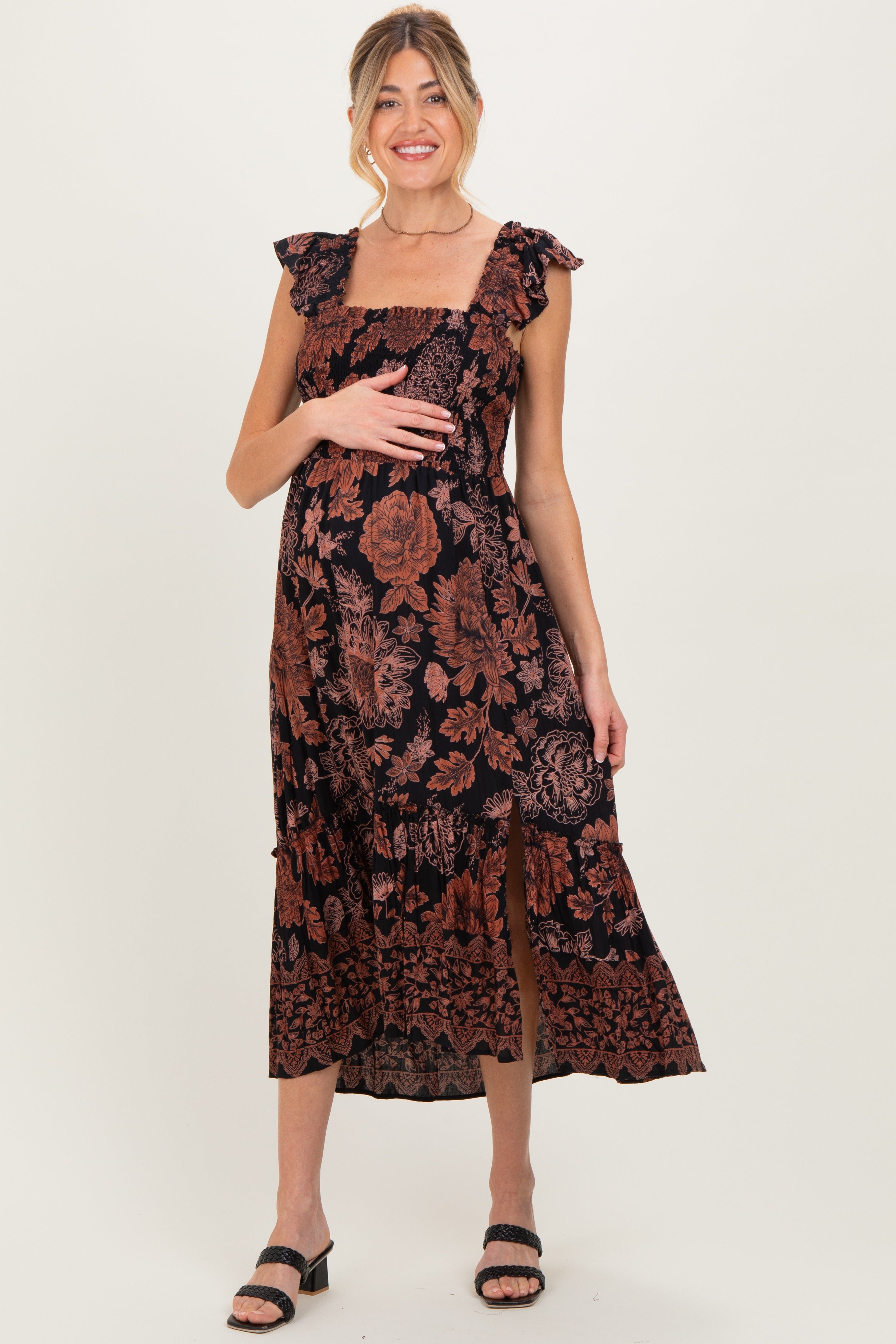 Umstands-Midikleid mit Blumenmuster, Smok-Detail und Flügelärmeln in Schwarz