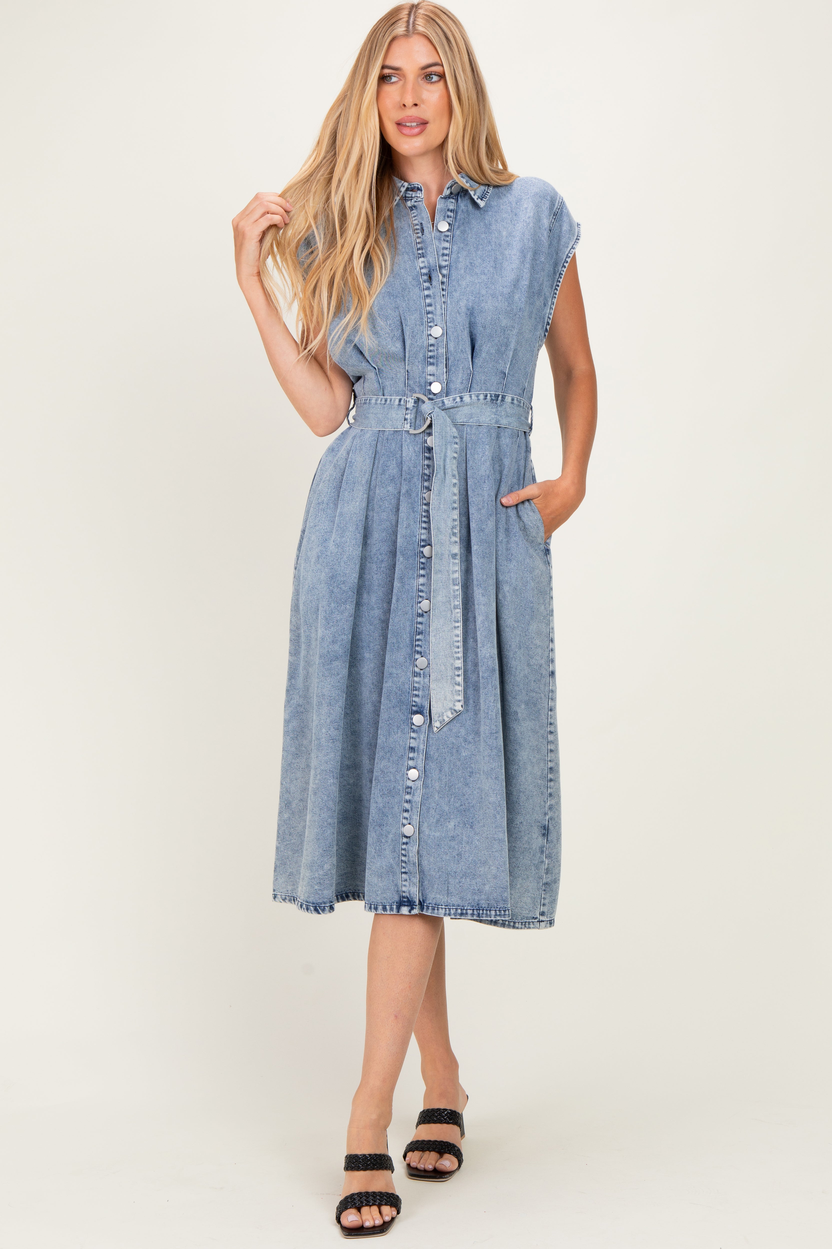 Umstands-Midikleid aus Denim mit durchgehender Knopfleiste