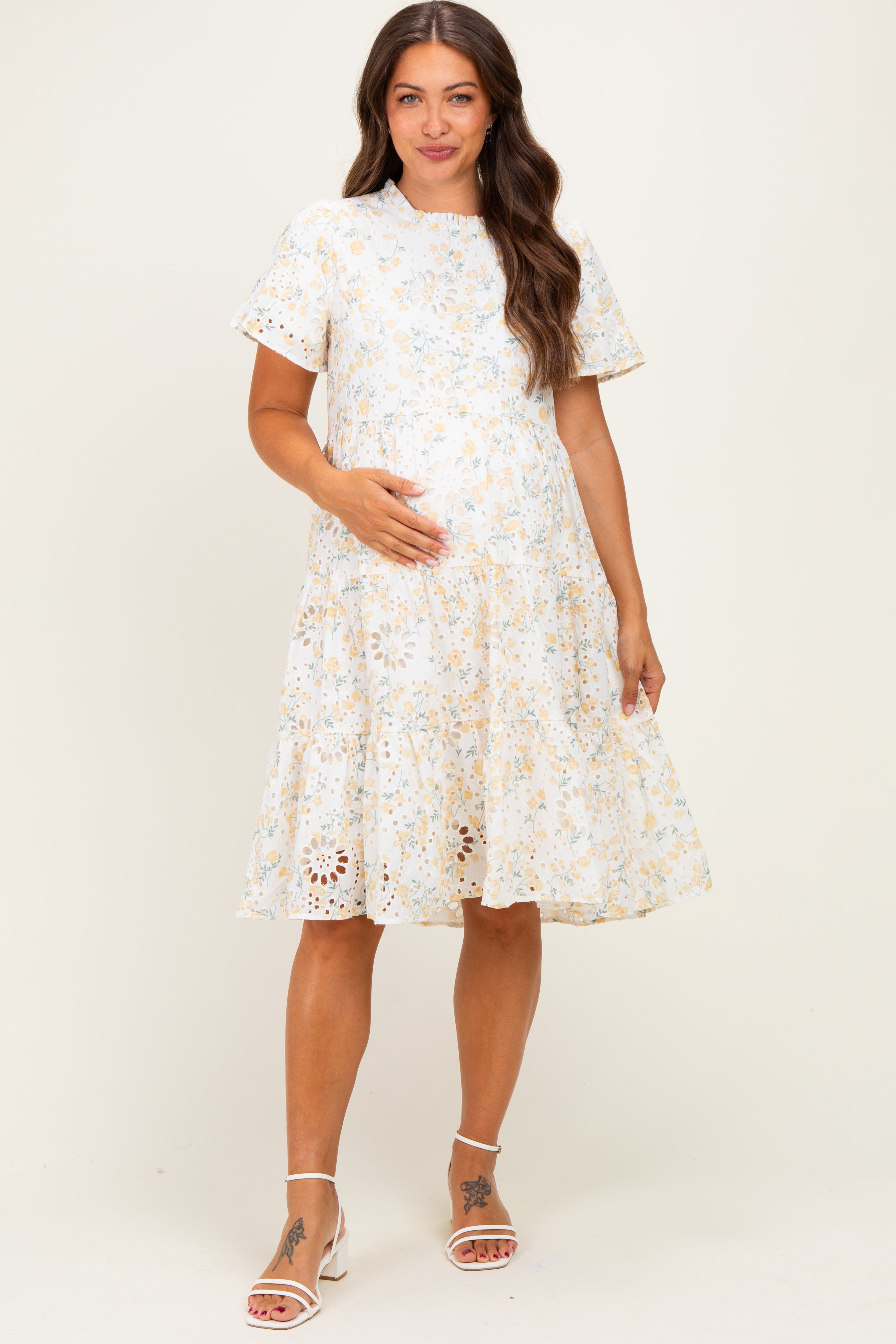 Umstands-Midikleid aus Lochspitze mit Blumenmuster