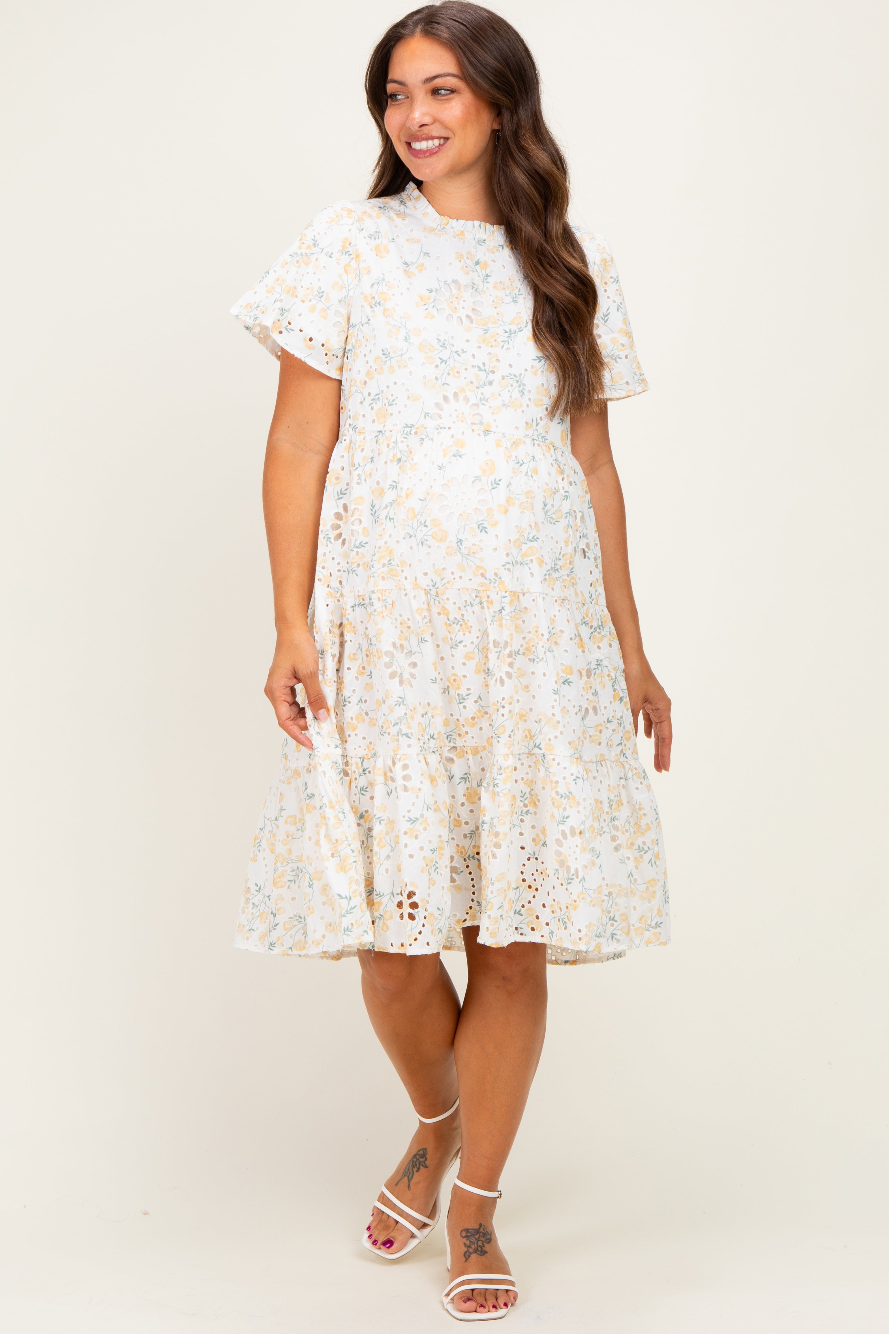 Umstands-Midikleid aus Lochspitze mit Blumenmuster