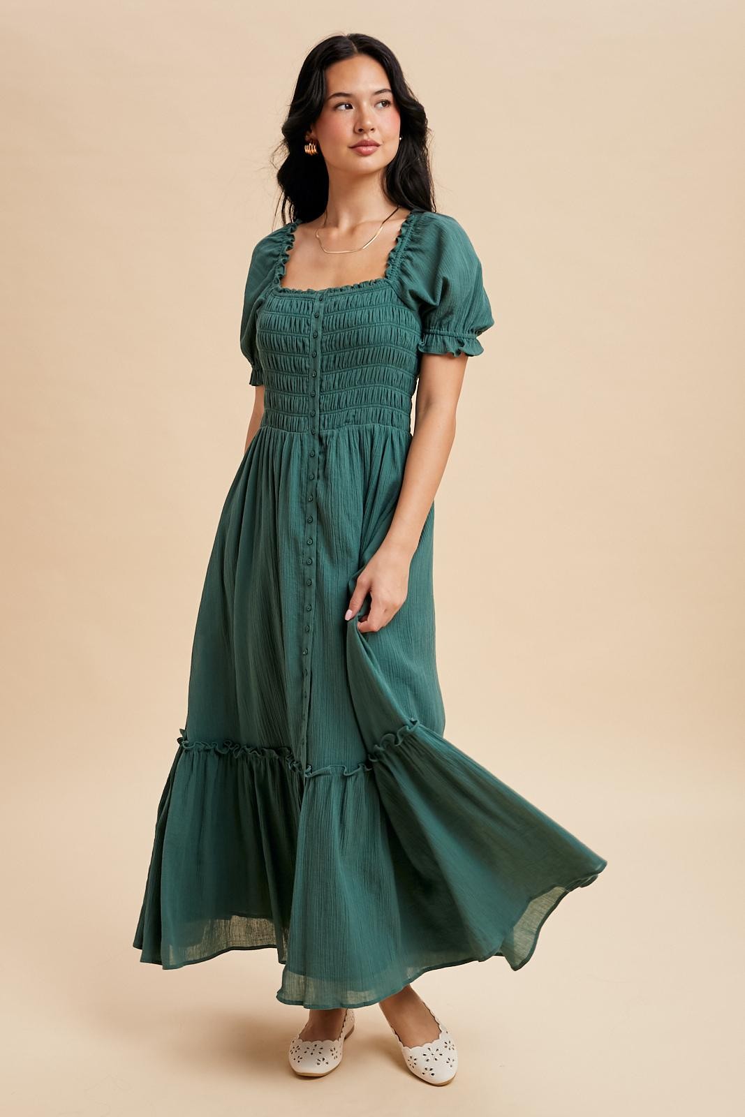 Umstandsmaxikleid in Waldgrün mit Smok und Knopfleiste