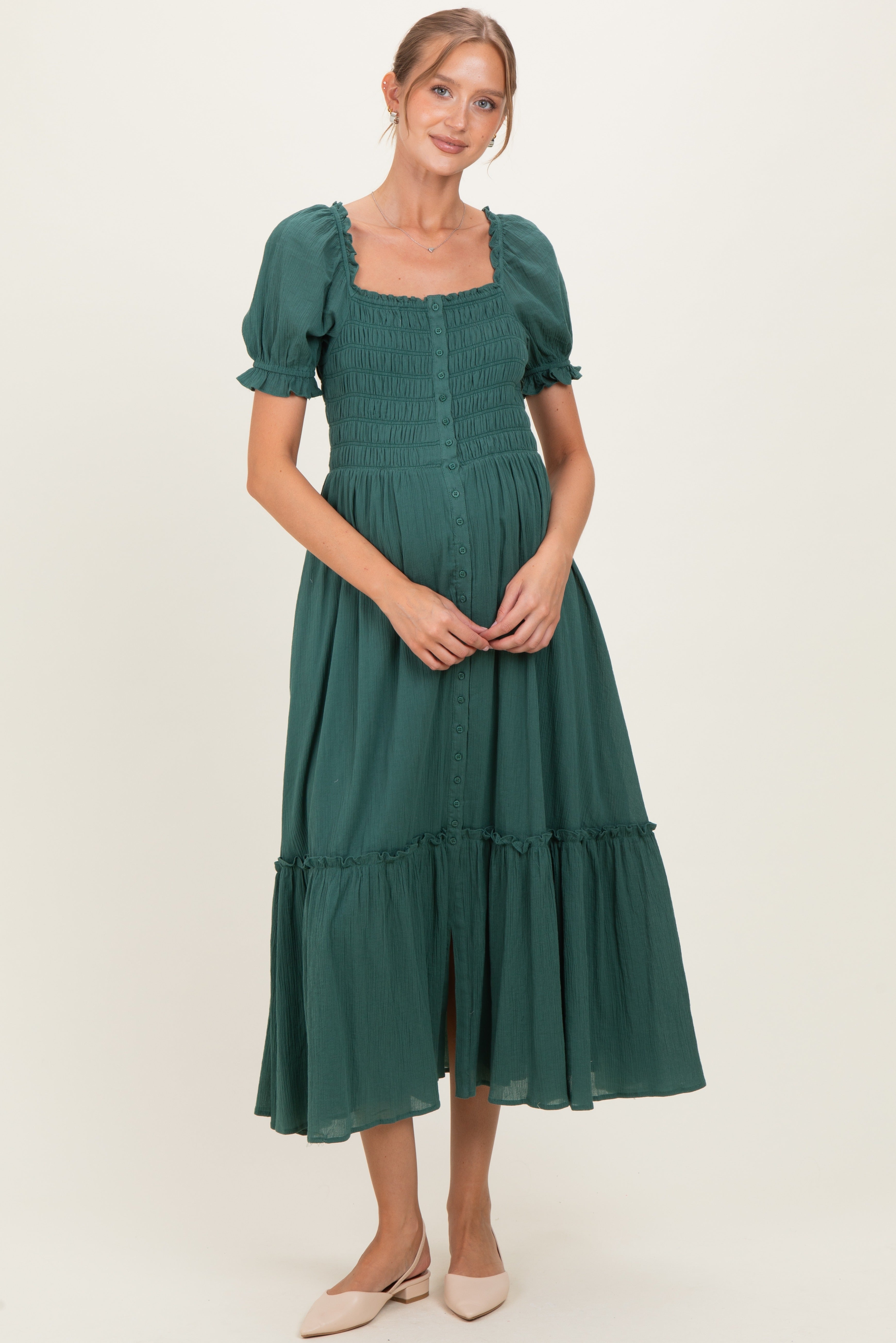 Umstandsmaxikleid in Waldgrün mit Smok und Knopfleiste
