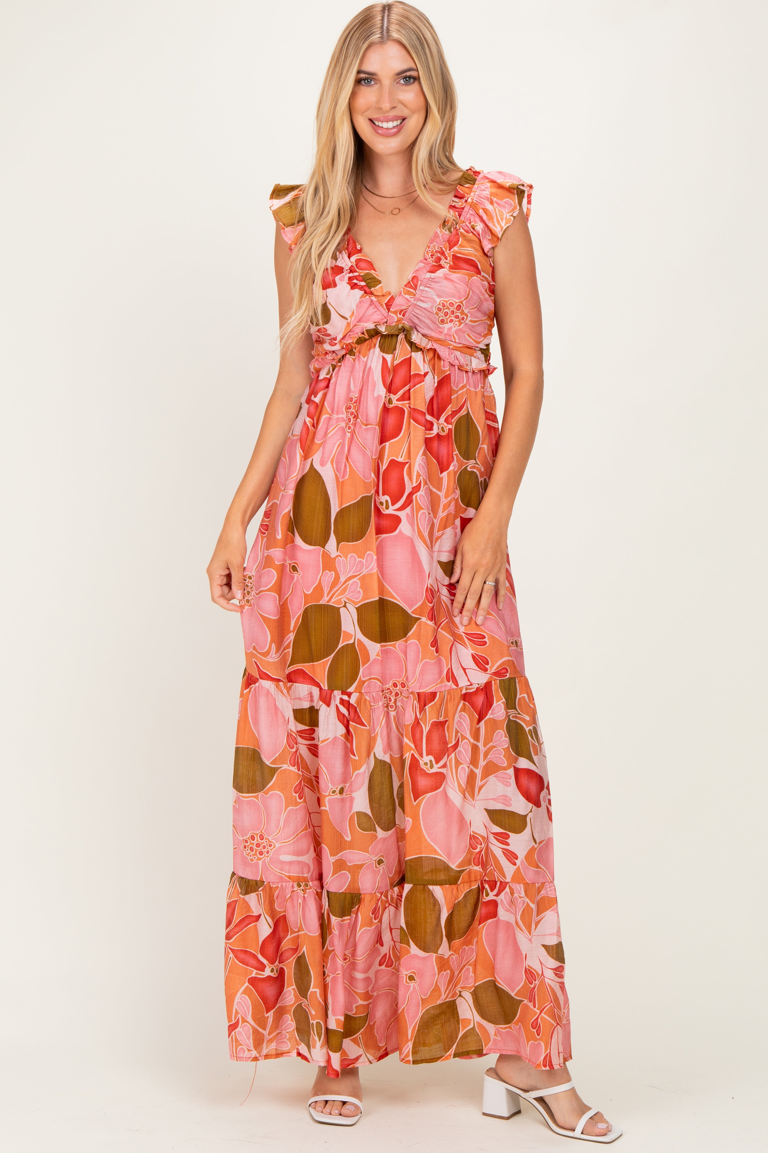 Geblümtes Umstands-Maxikleid mit V-Ausschnitt und Stufenrock in Rosa