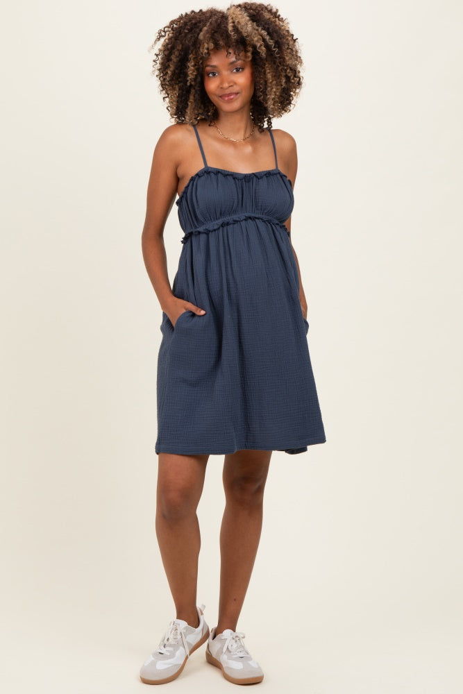 Marineblaues Umstands-Minikleid aus Baumwoll-Gaze mit Volant und Schulterbändern