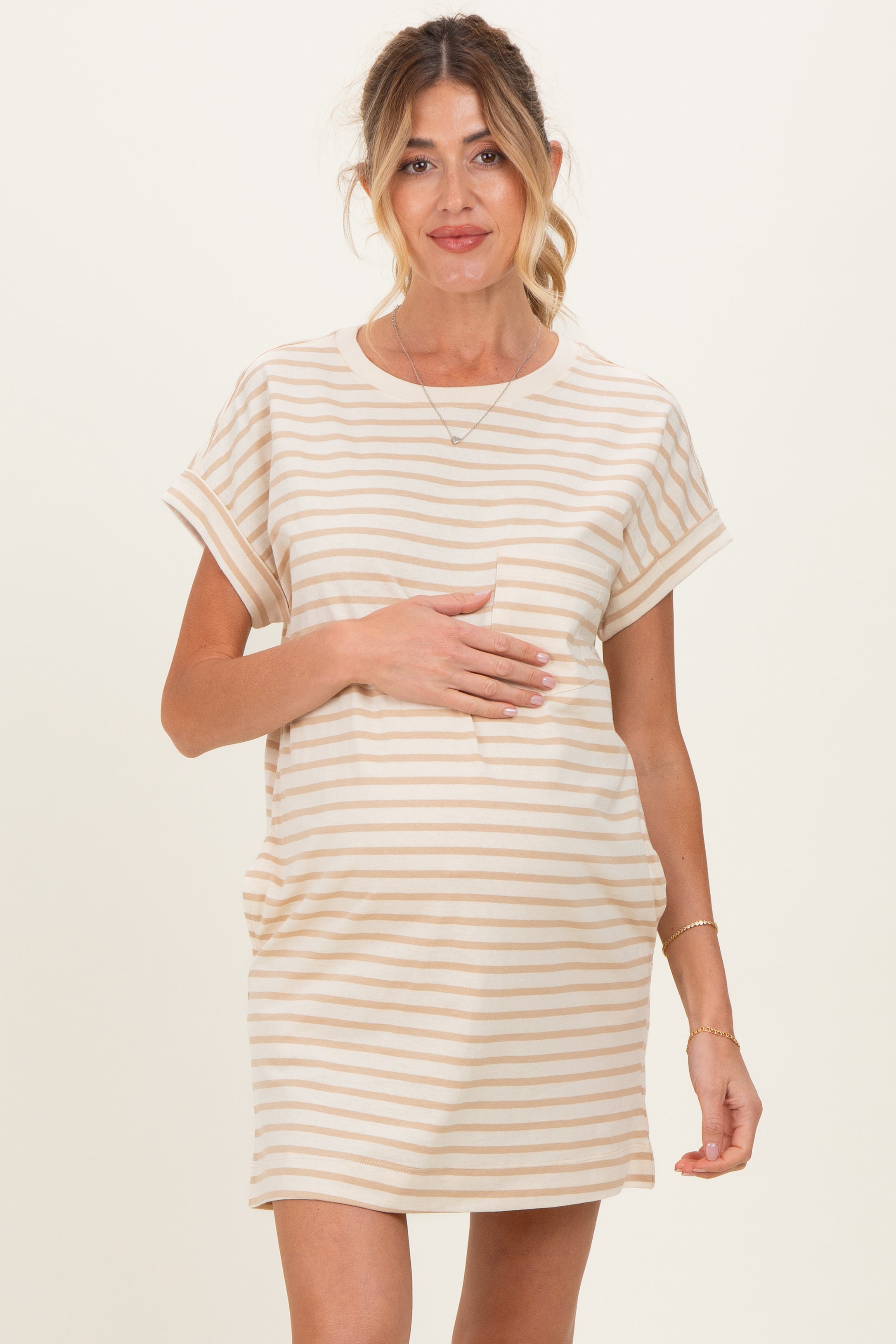 Gestreiftes Umstands-T-Shirt-Minikleid in Taupe