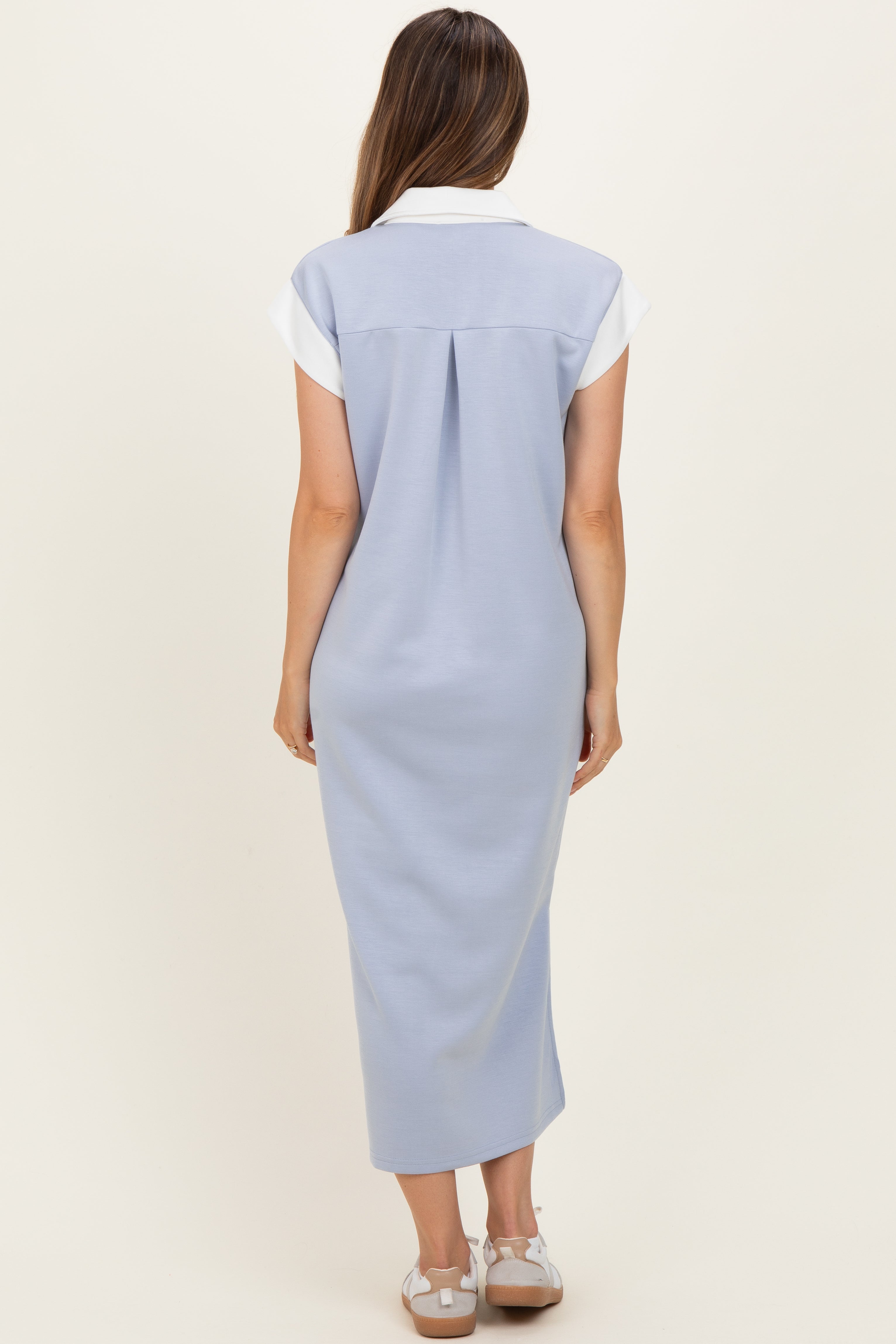 Umstands-Midikleid im Colourblock-Design mit Polokragen in Hellblau