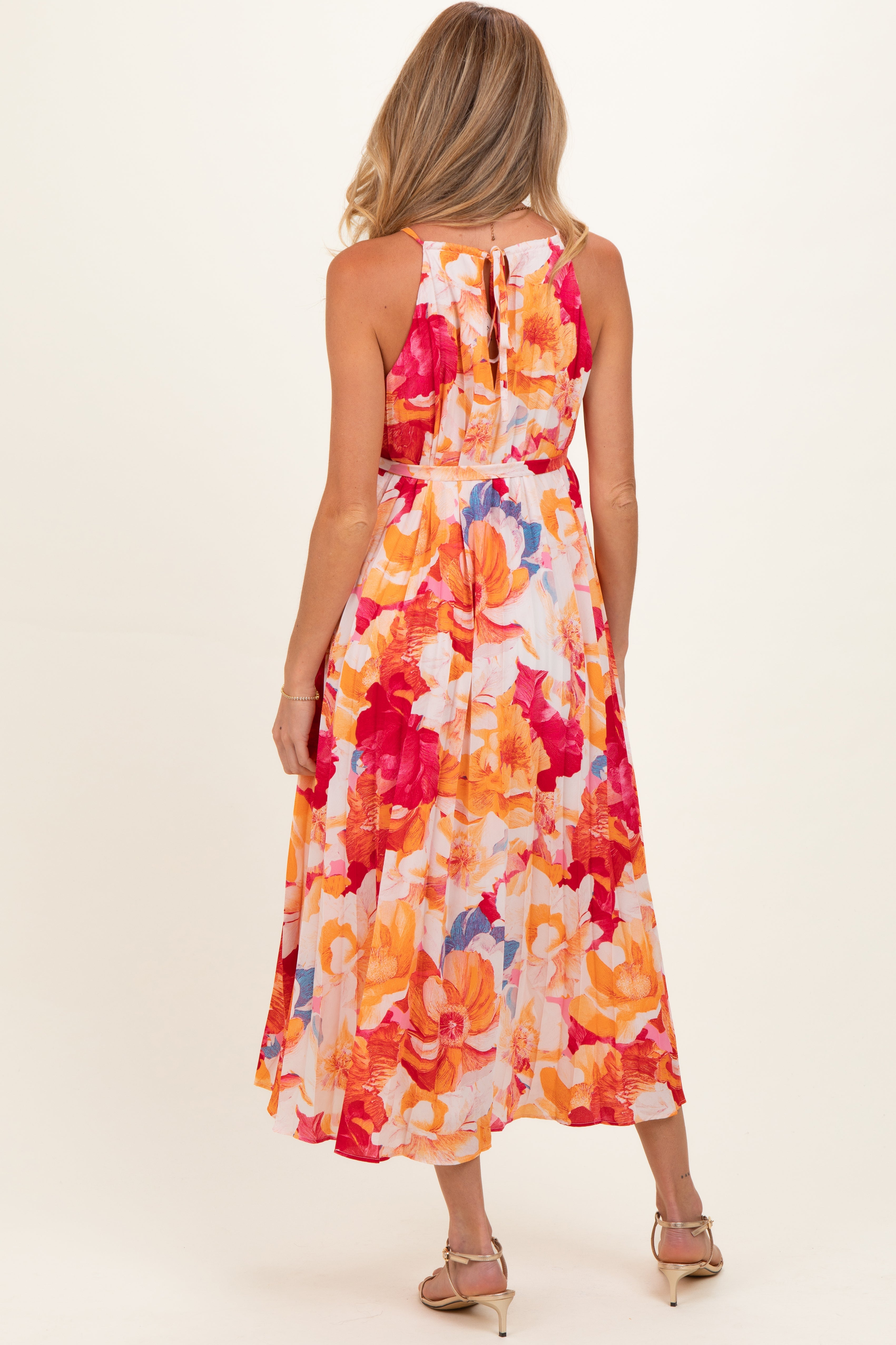 Plissiertes Umstands-Midikleid in Koralle mit Blumenmuster