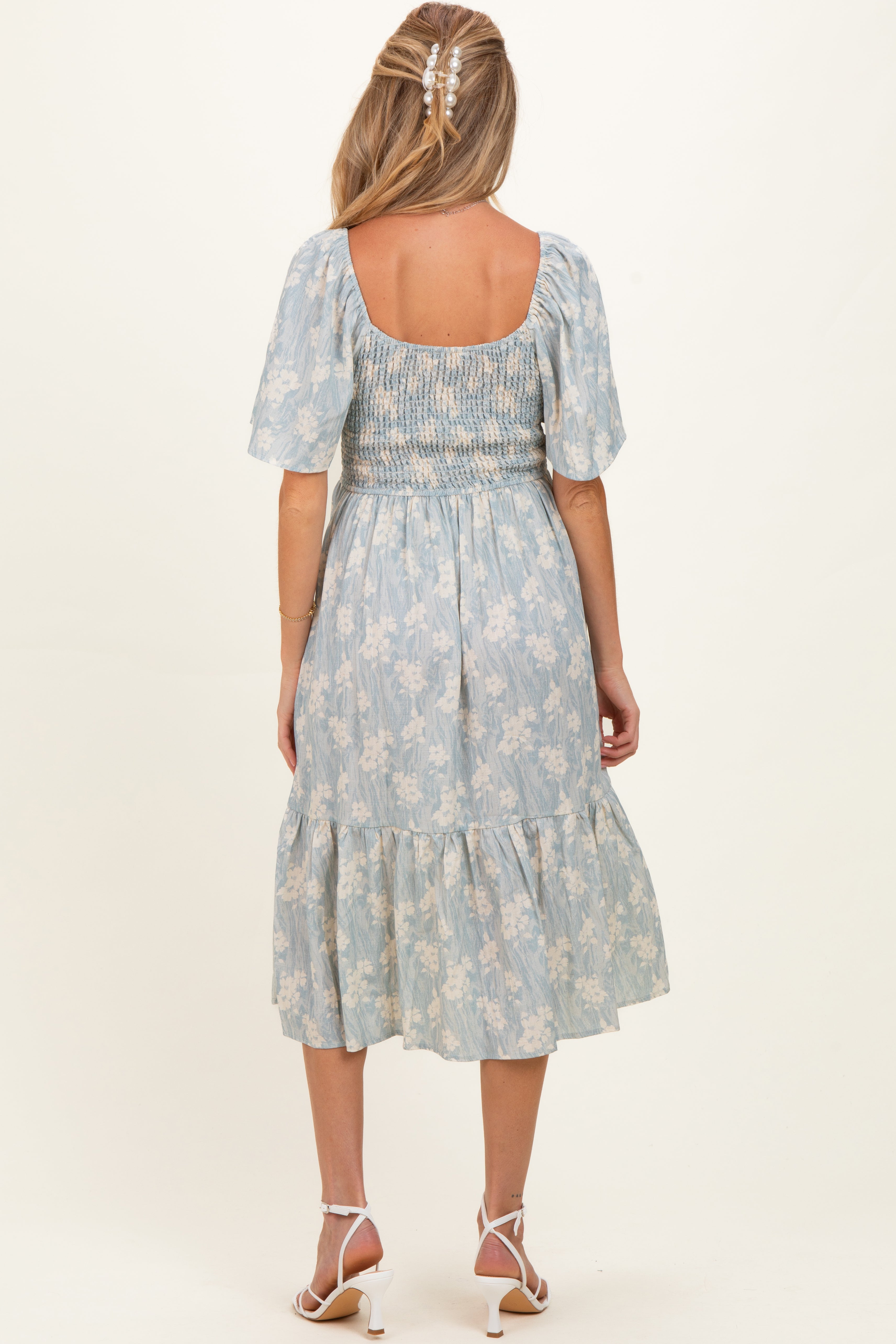 Umstands-Midikleid mit Blumenmuster und geraffter Passe