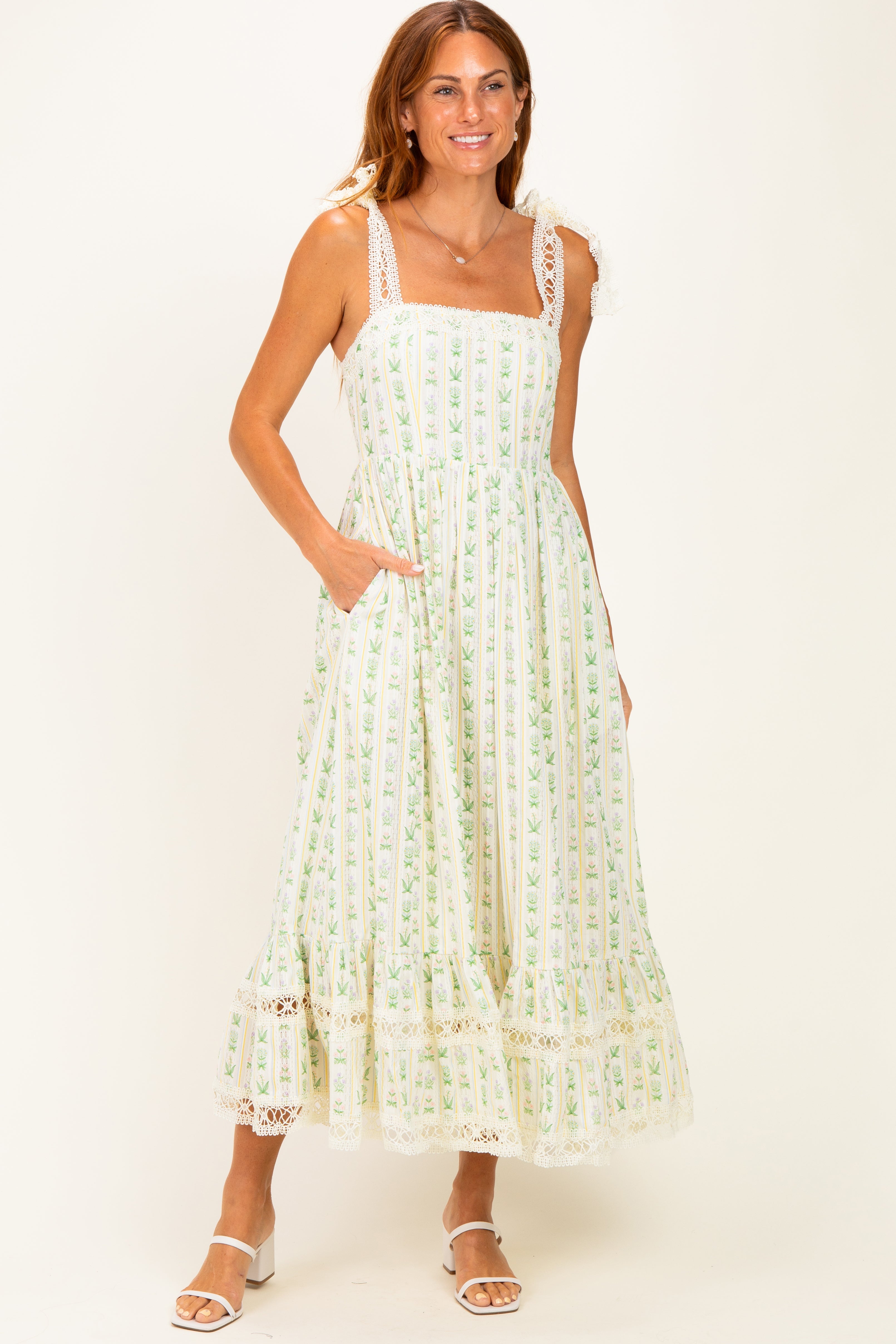 Umstands-Midikleid in Elfenbein mit floraler Häkelspitze