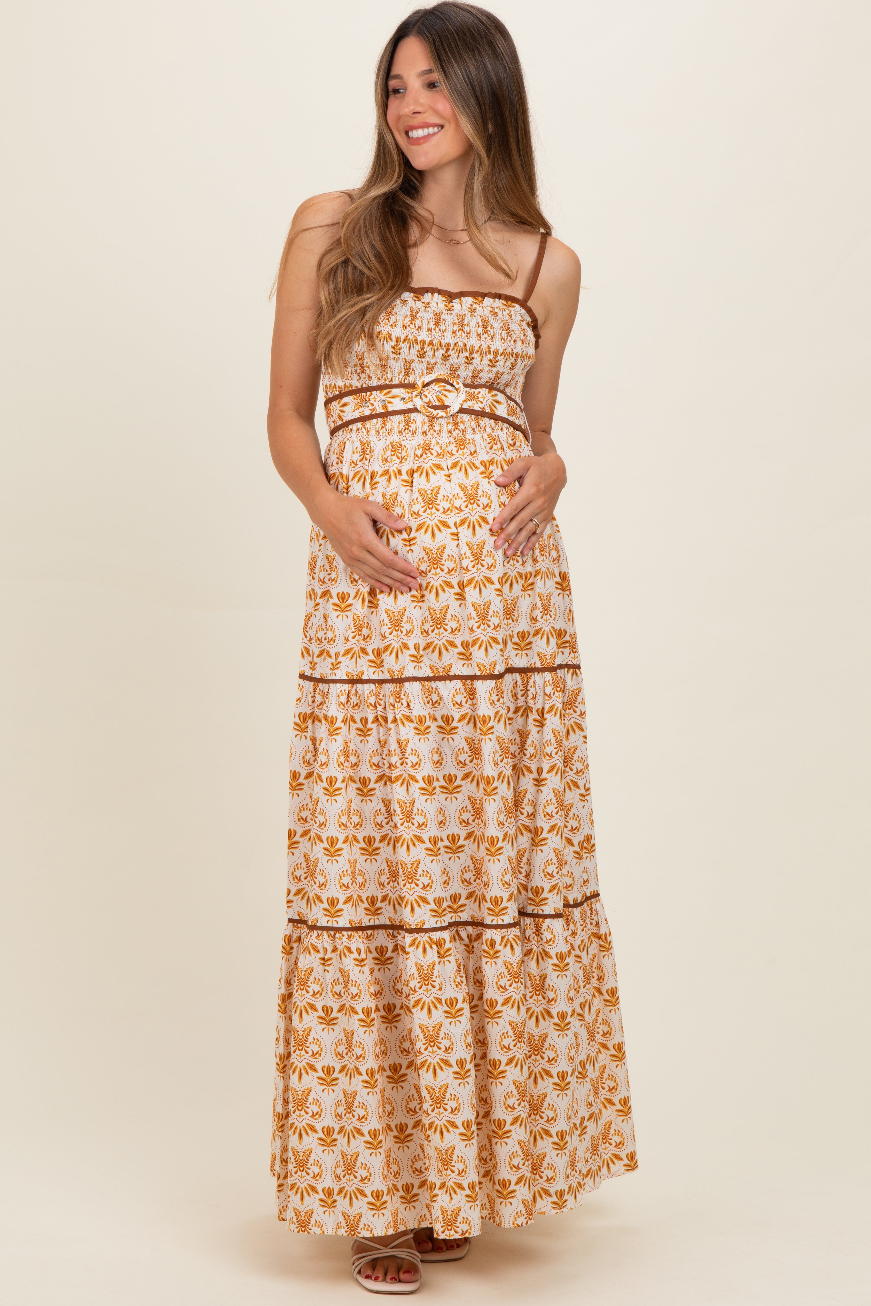 Umstandsmaxikleid in Camel mit Print und Smok-Bustier