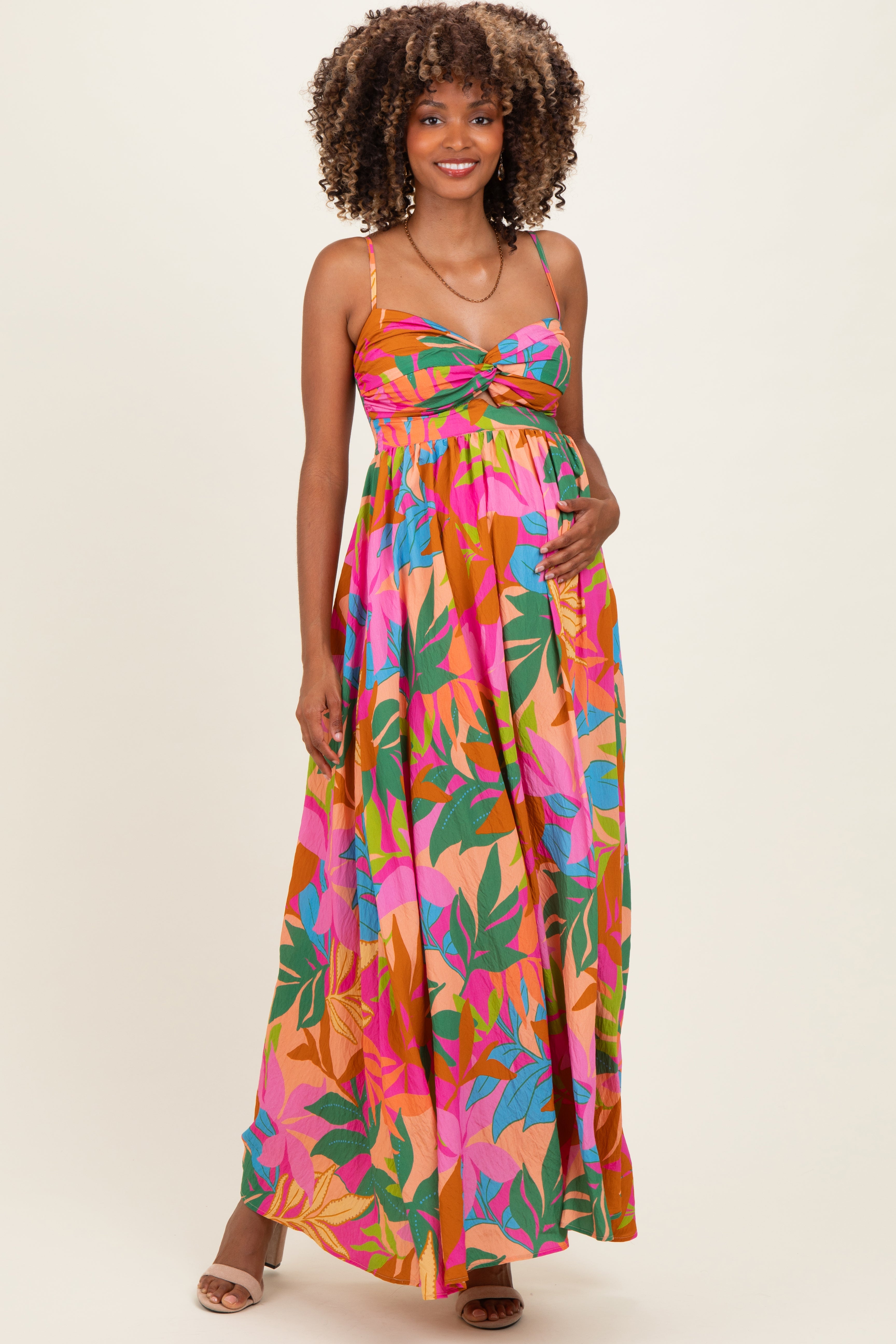 Bedrucktes Umstands-Maxikleid in Braun und Rosa