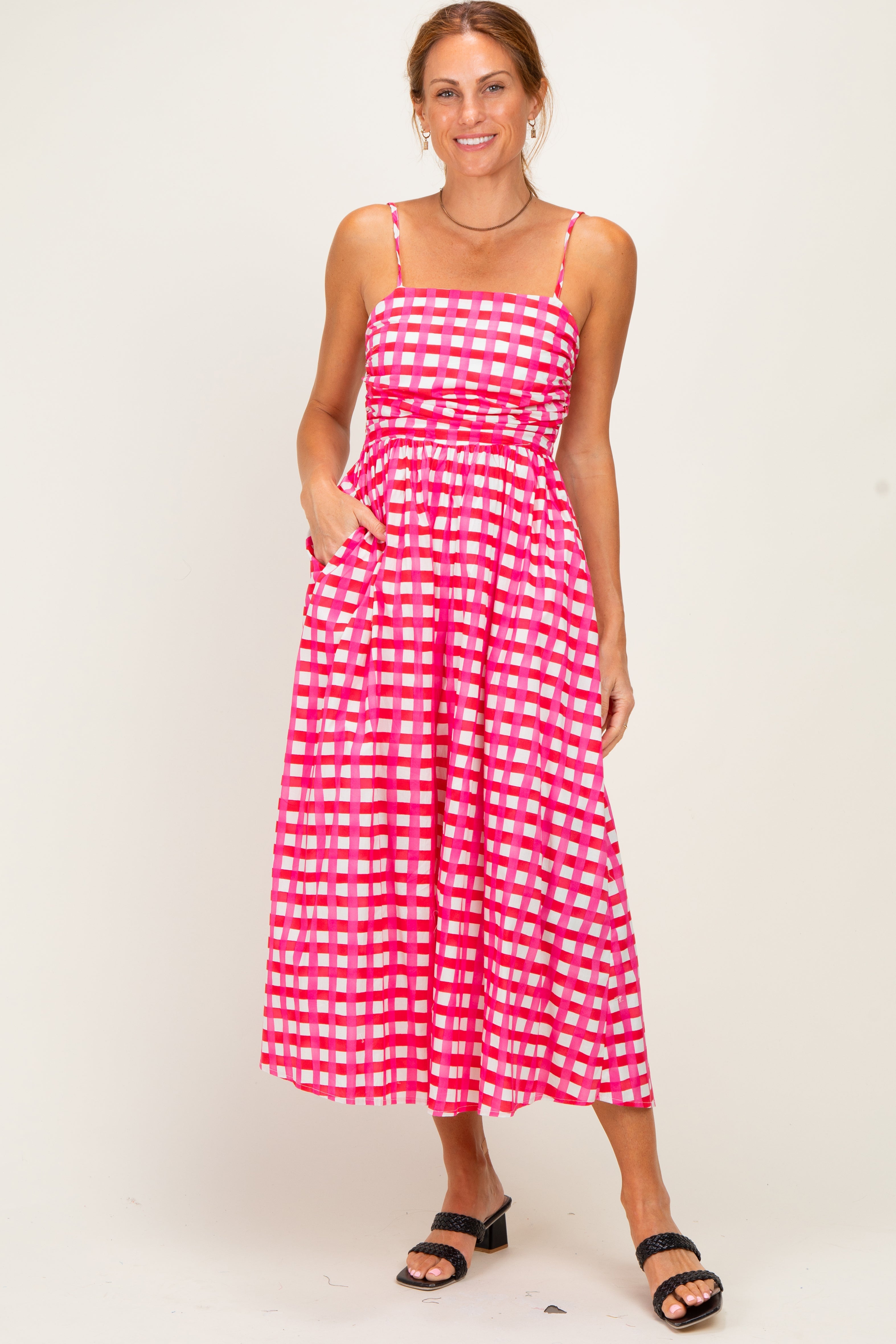 Pinkfarbenes Umstands-Midikleid mit Karomuster